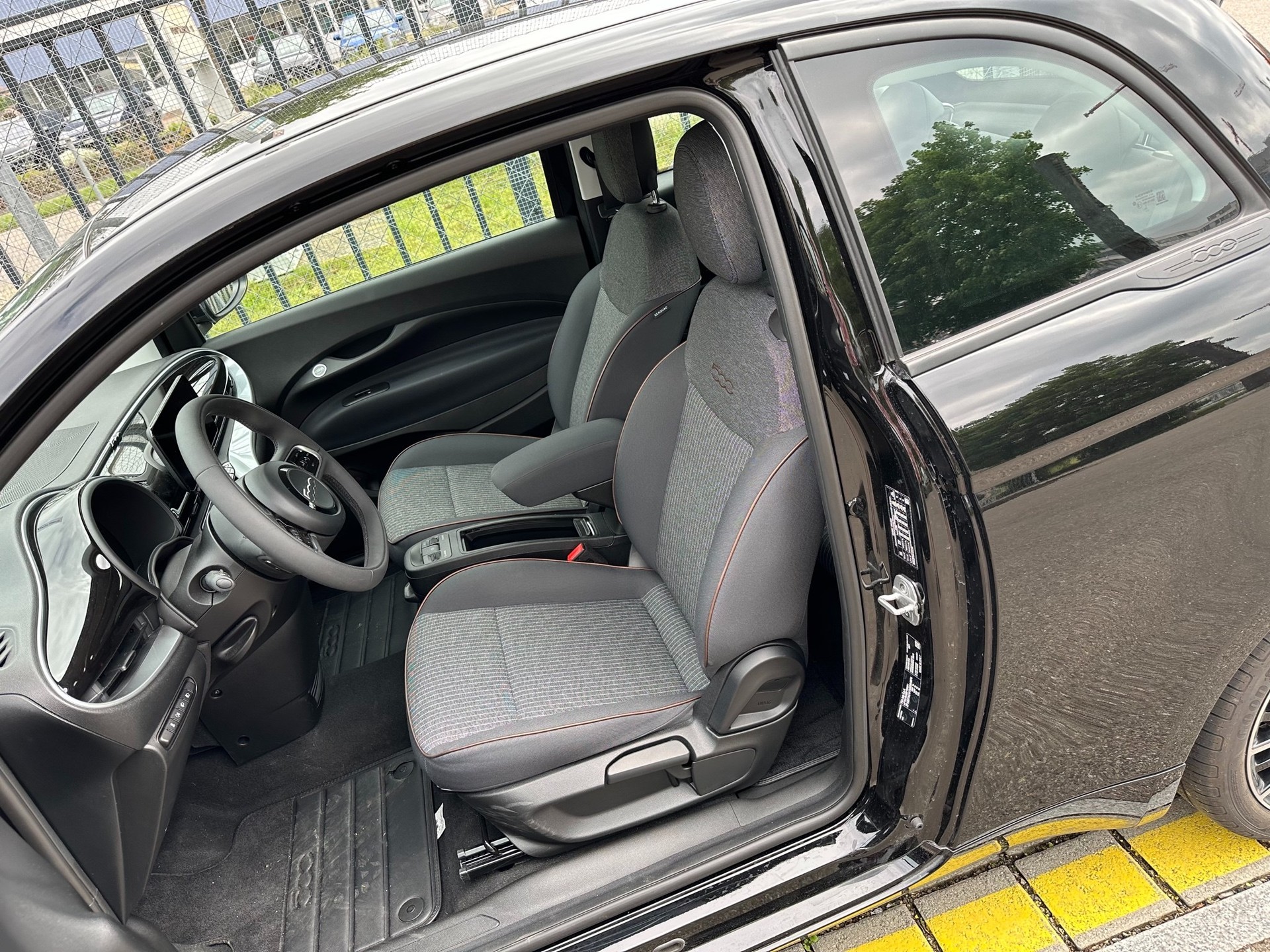 FIAT 500 electric 87 kW Icon-image-9