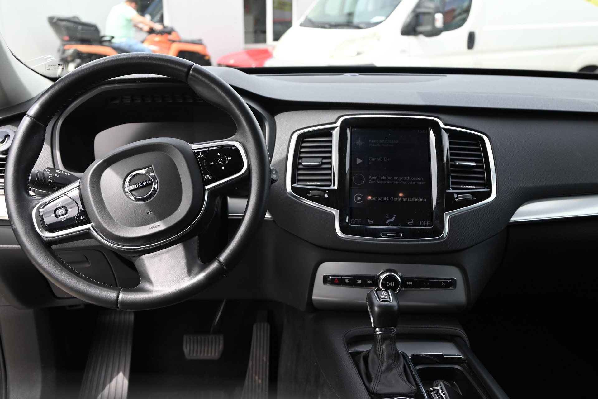 VOLVO XC90 D5 AWD Geartronic-image-11