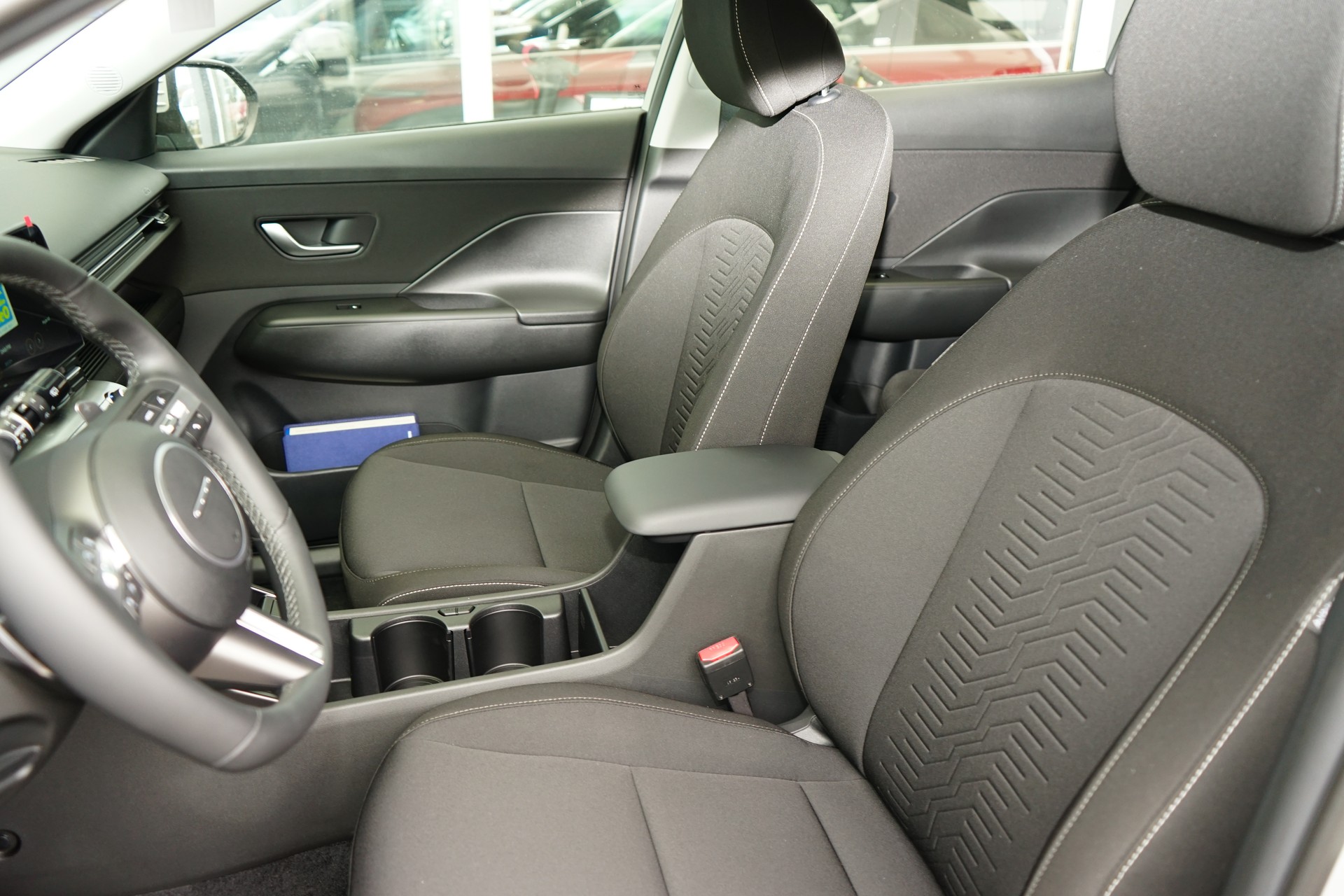 HYUNDAI Kona 1.6 GDi HEV Origo DCT-image-9