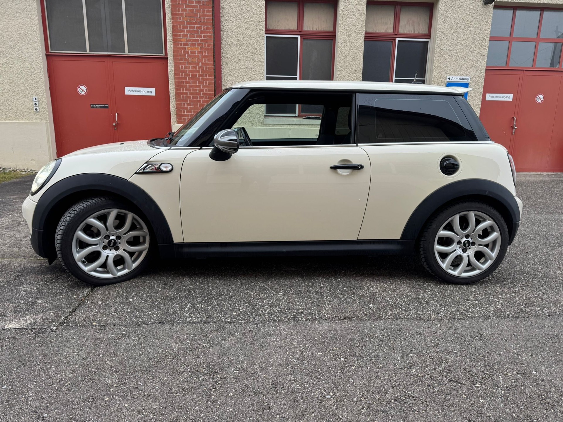 MINI Mini Cooper S-image-4