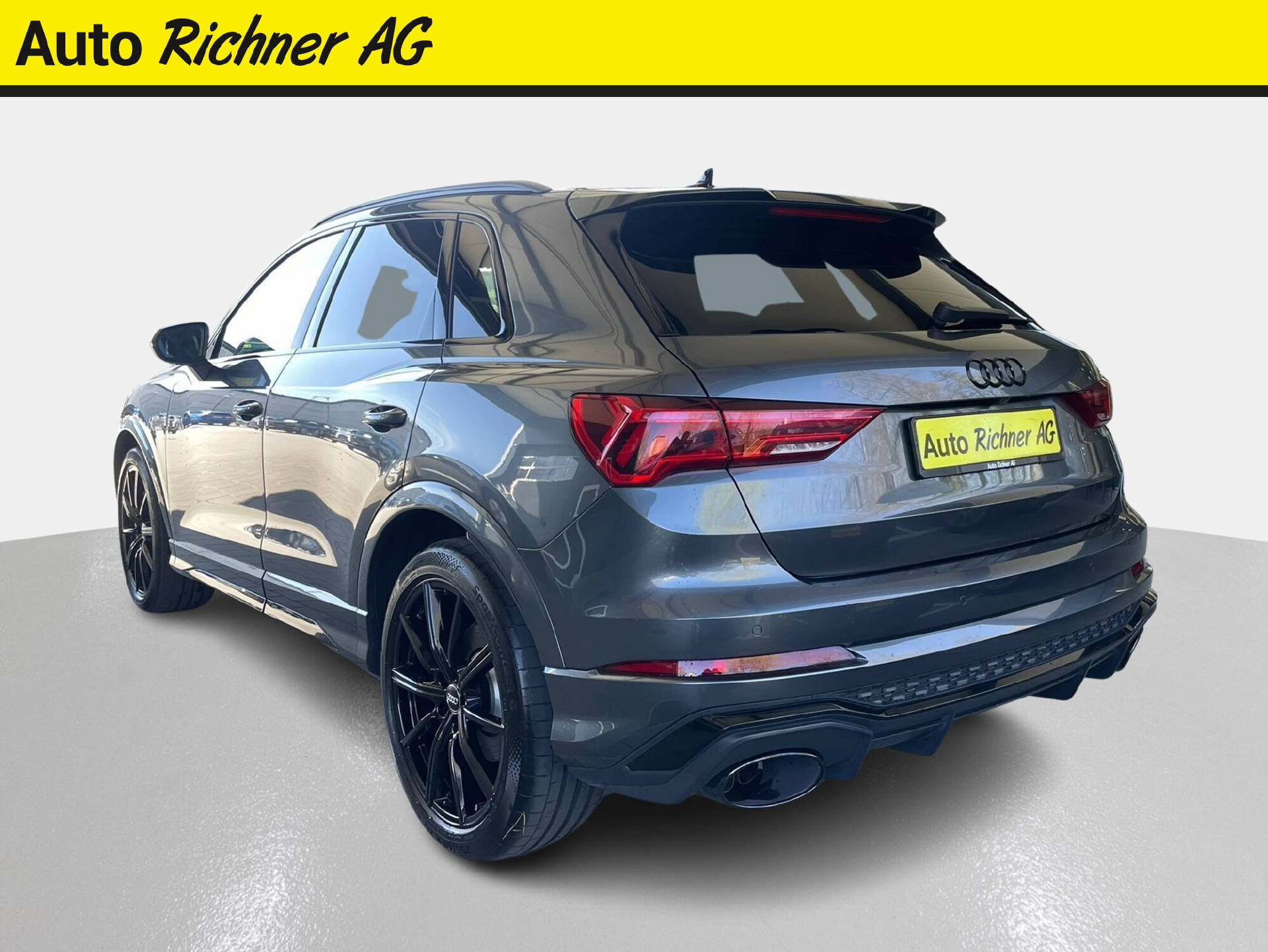 AUDI RS Q3 2.5 TFSI quattro S-Tronic-image-4