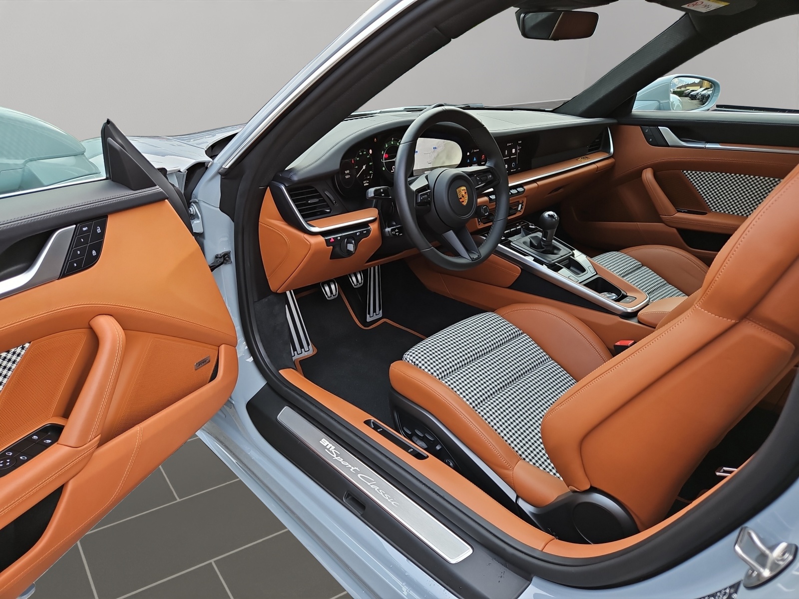 PORSCHE 911 Sport Classic-image-6