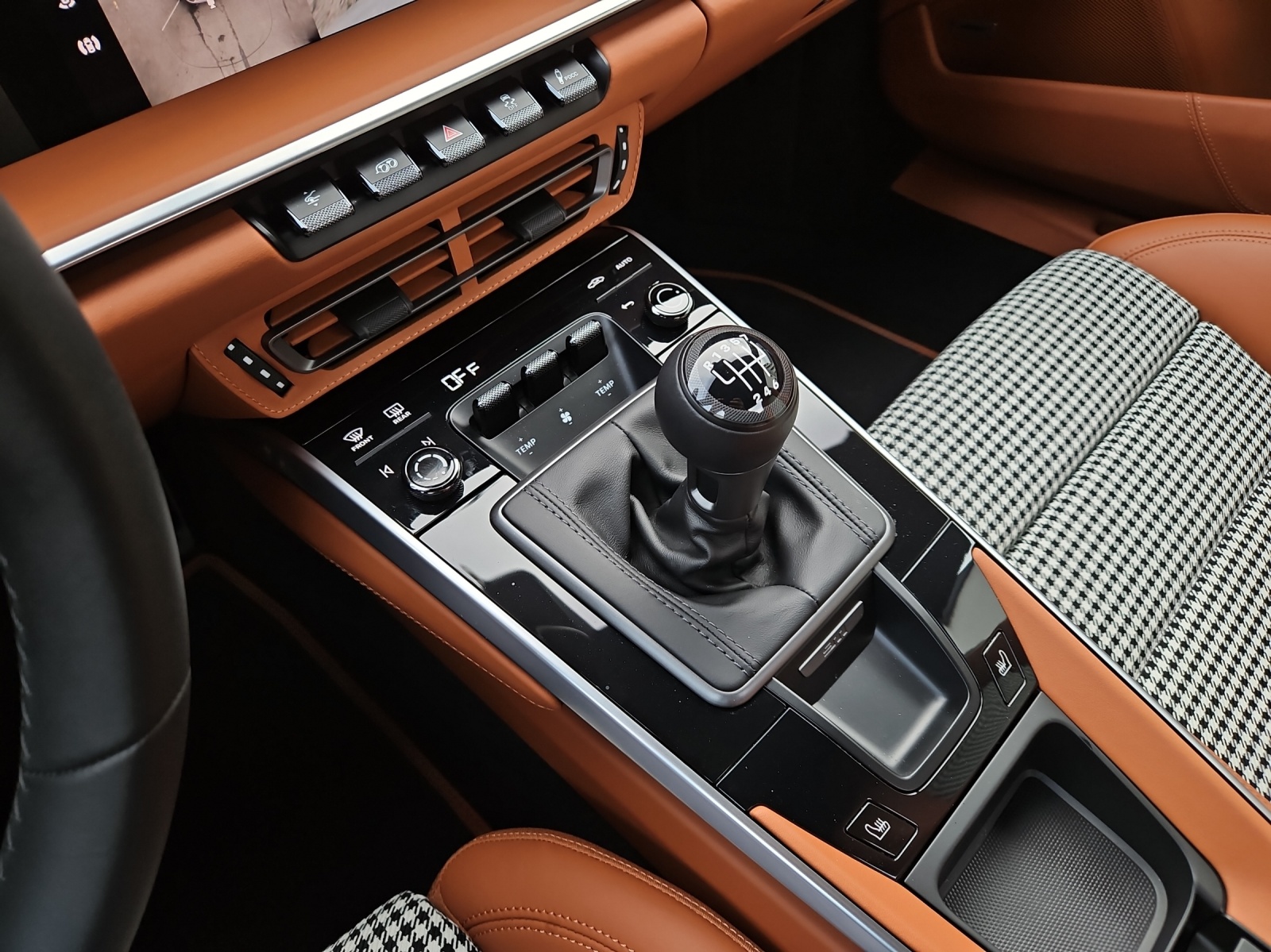 PORSCHE 911 Sport Classic-image-11