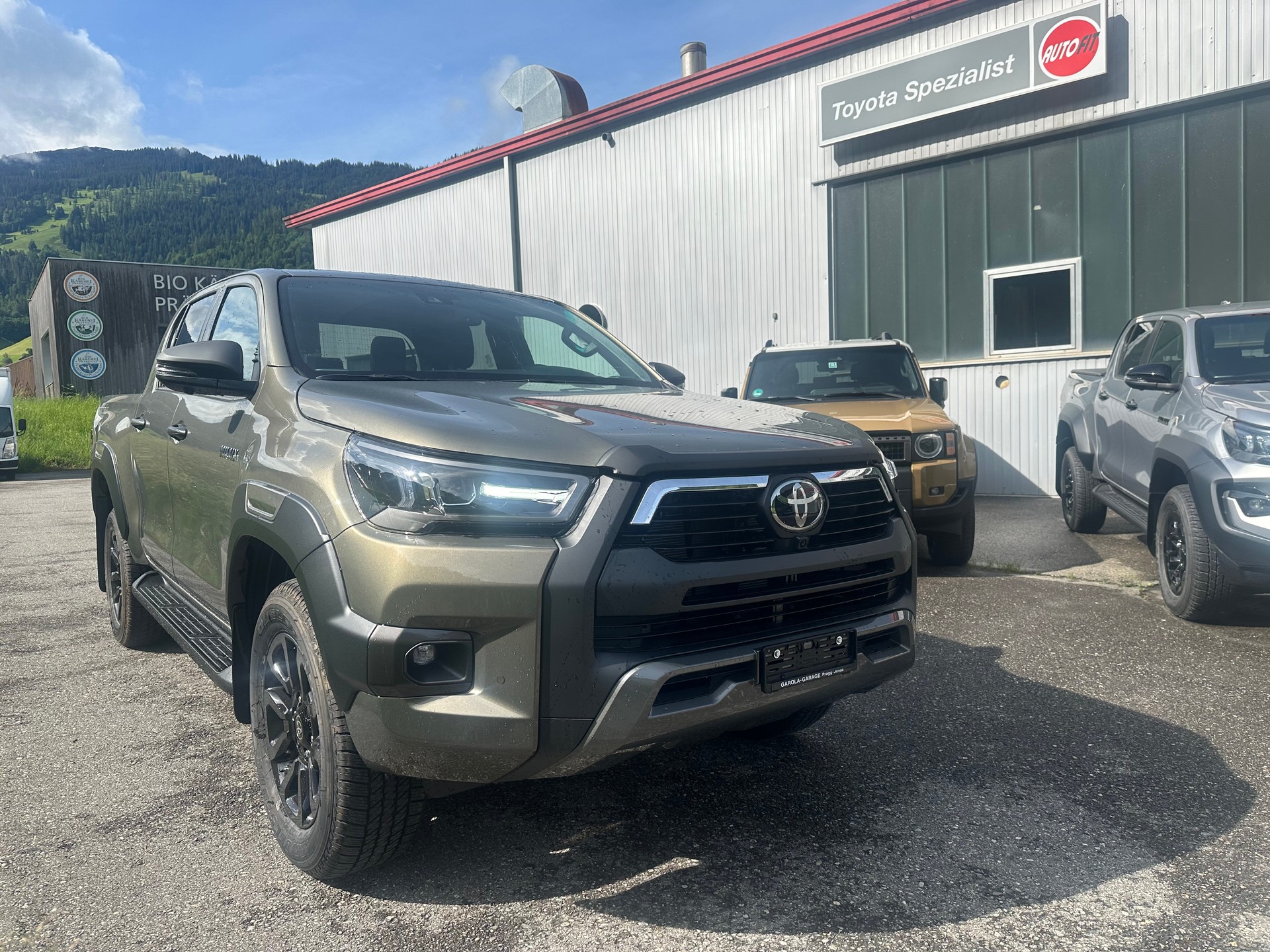 TOYOTA Hilux 2.8d MHEV Invincible Double Cab 4x4-image-0