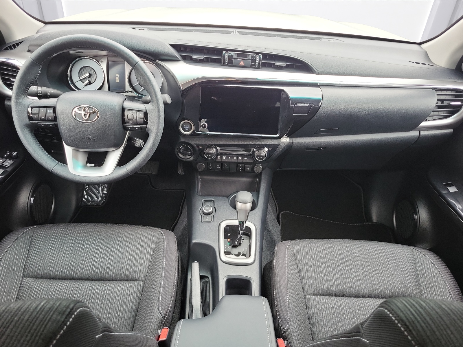 TOYOTA Hilux Double Cab.-Pick-up 2.8 Style AWD-image-13
