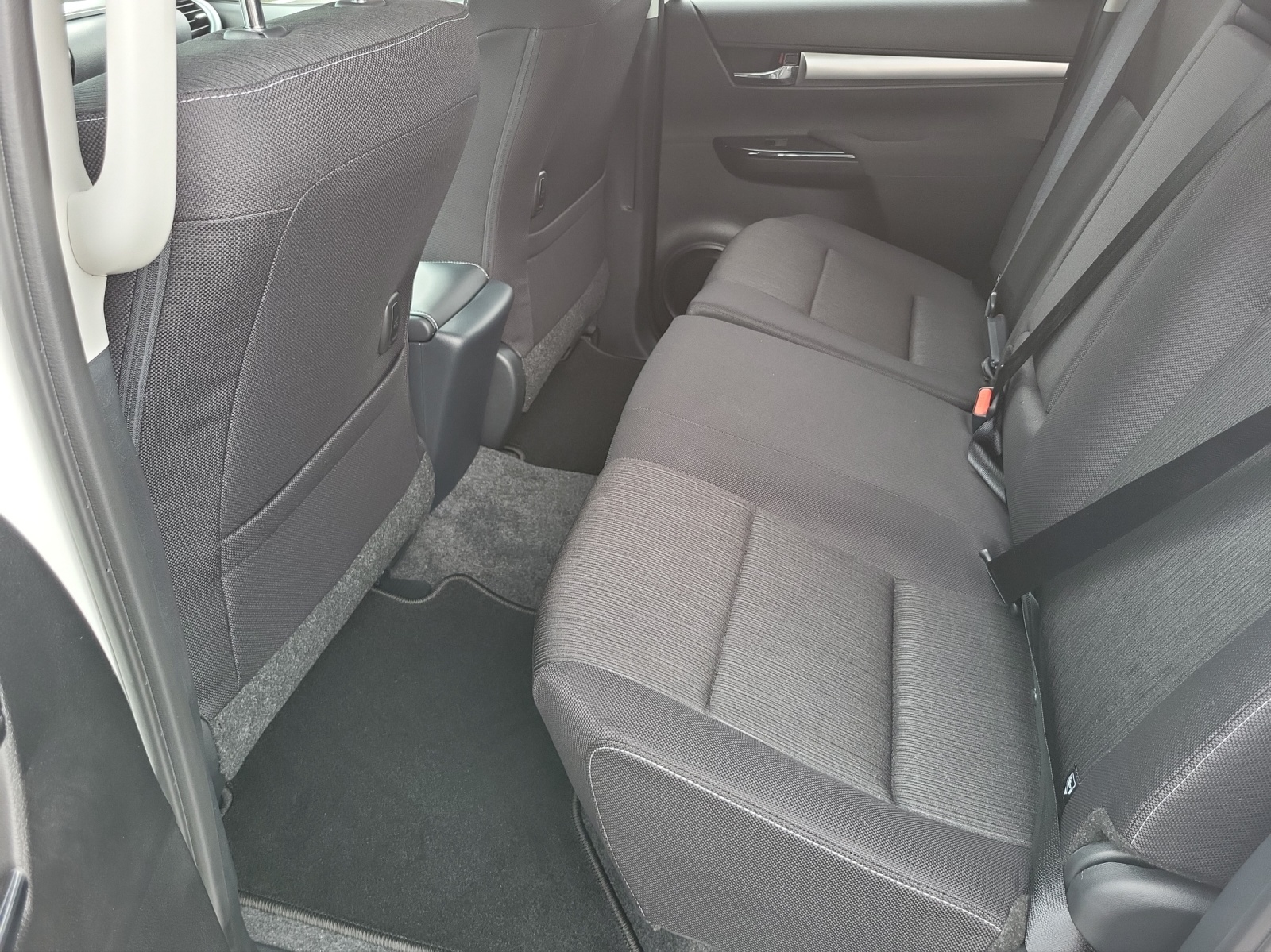 TOYOTA Hilux Double Cab.-Pick-up 2.8 Style AWD-image-14