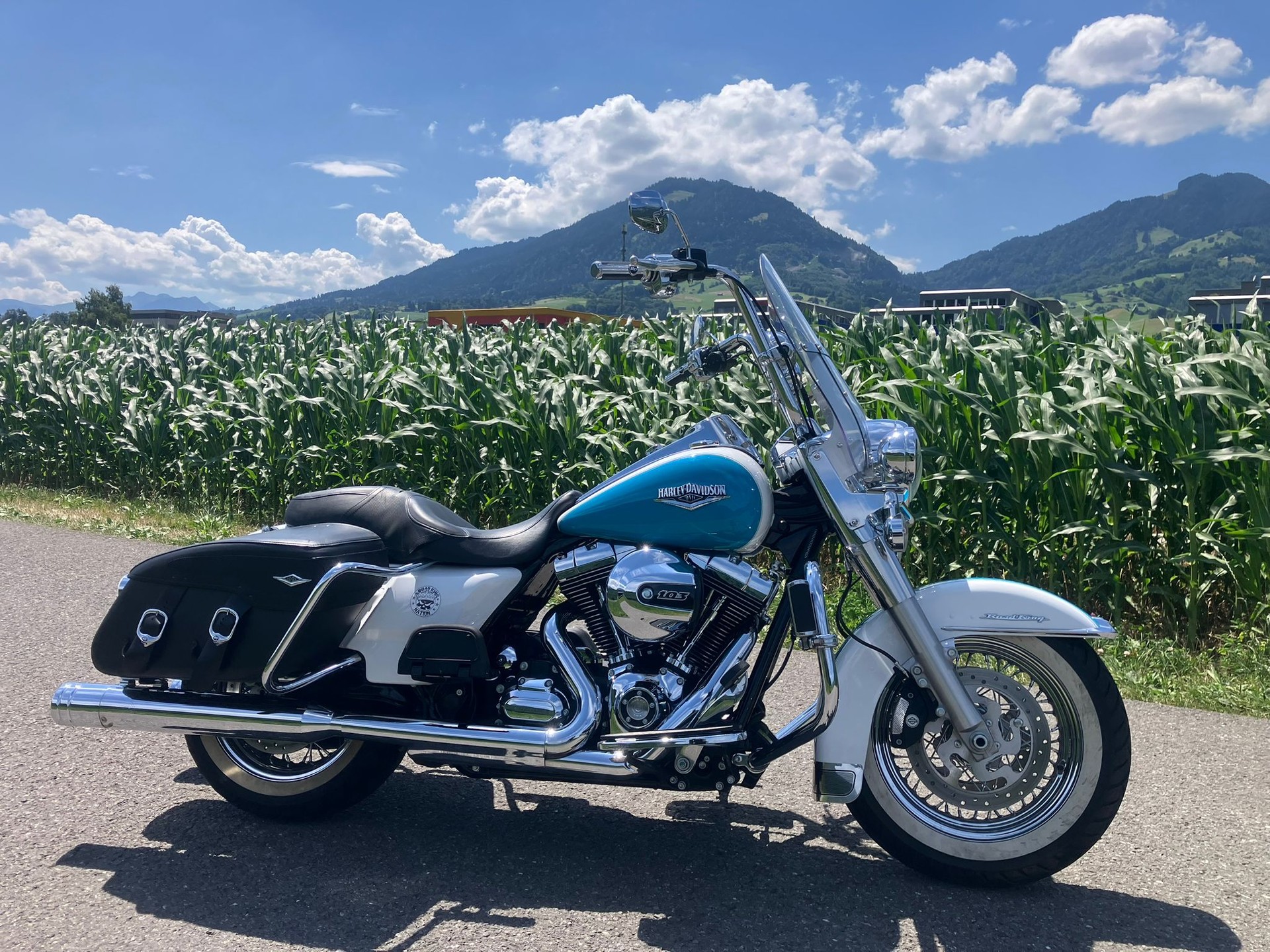 HARLEY-DAVIDSON FLHRC Road King Classic 103 ABS