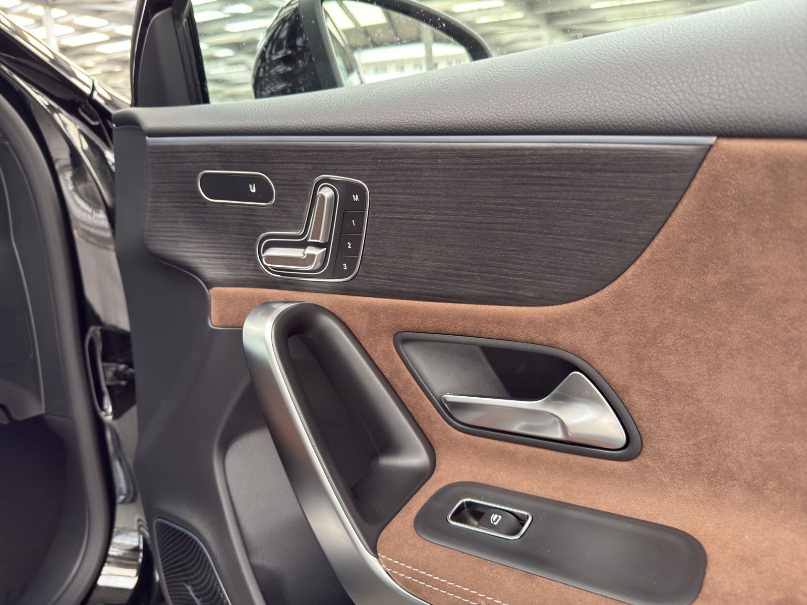 MERCEDES-BENZ A 250 4Matic 8G-DCT-image-15