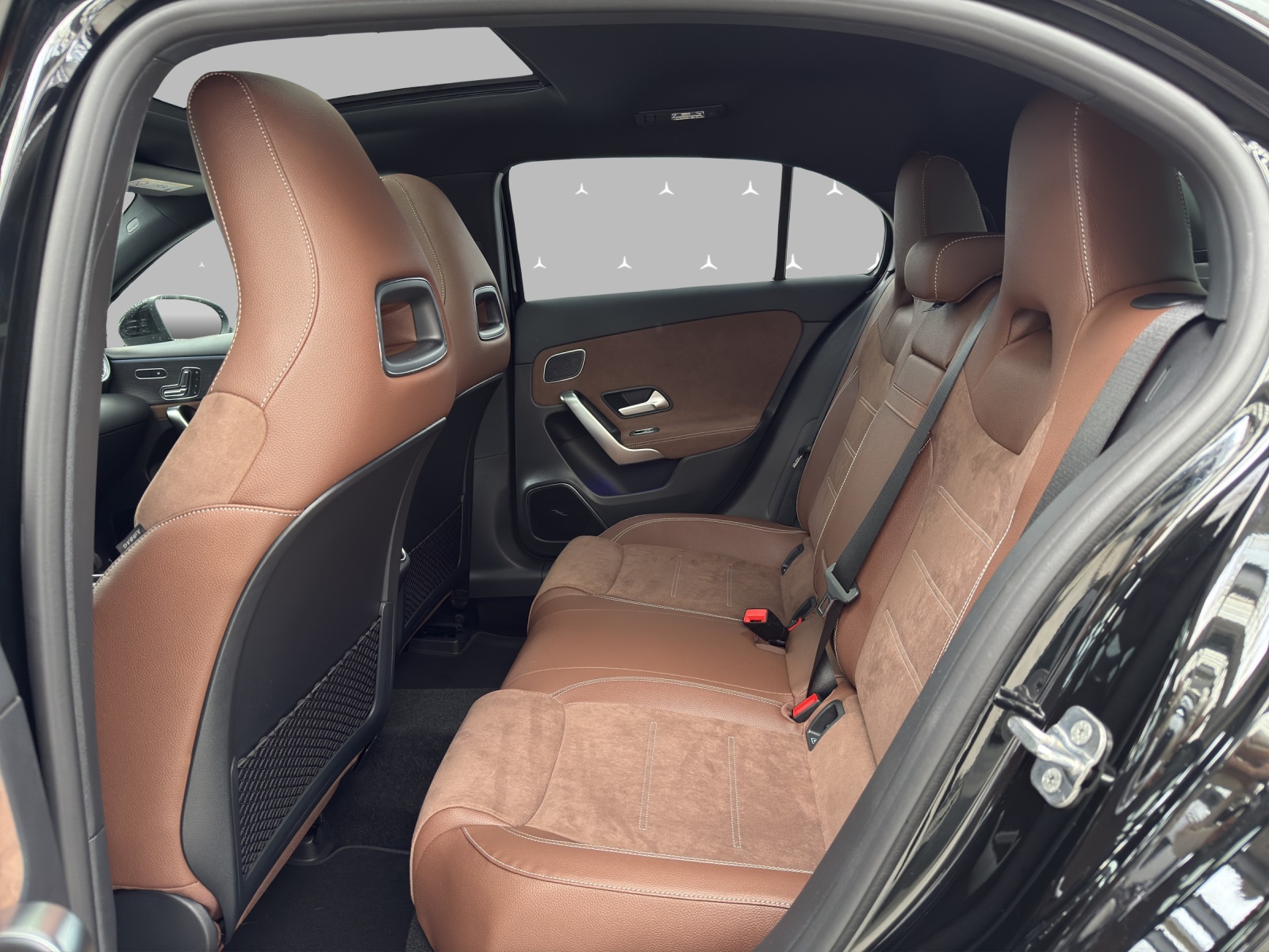 MERCEDES-BENZ A 250 4Matic 8G-DCT-image-10