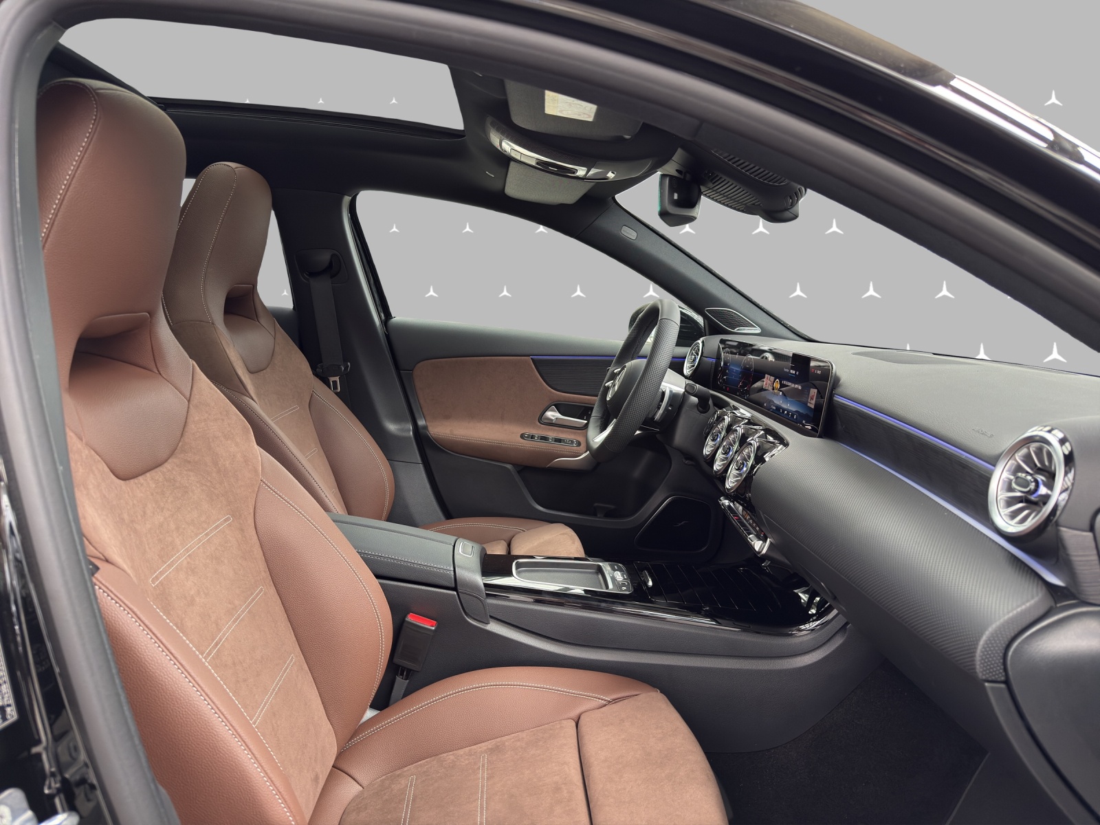 MERCEDES-BENZ A 250 4Matic 8G-DCT-image-11