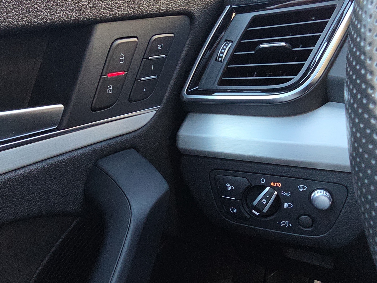 AUDI Q5 Sportback 40 TDI Blackedition quattro S-tronic-image-13