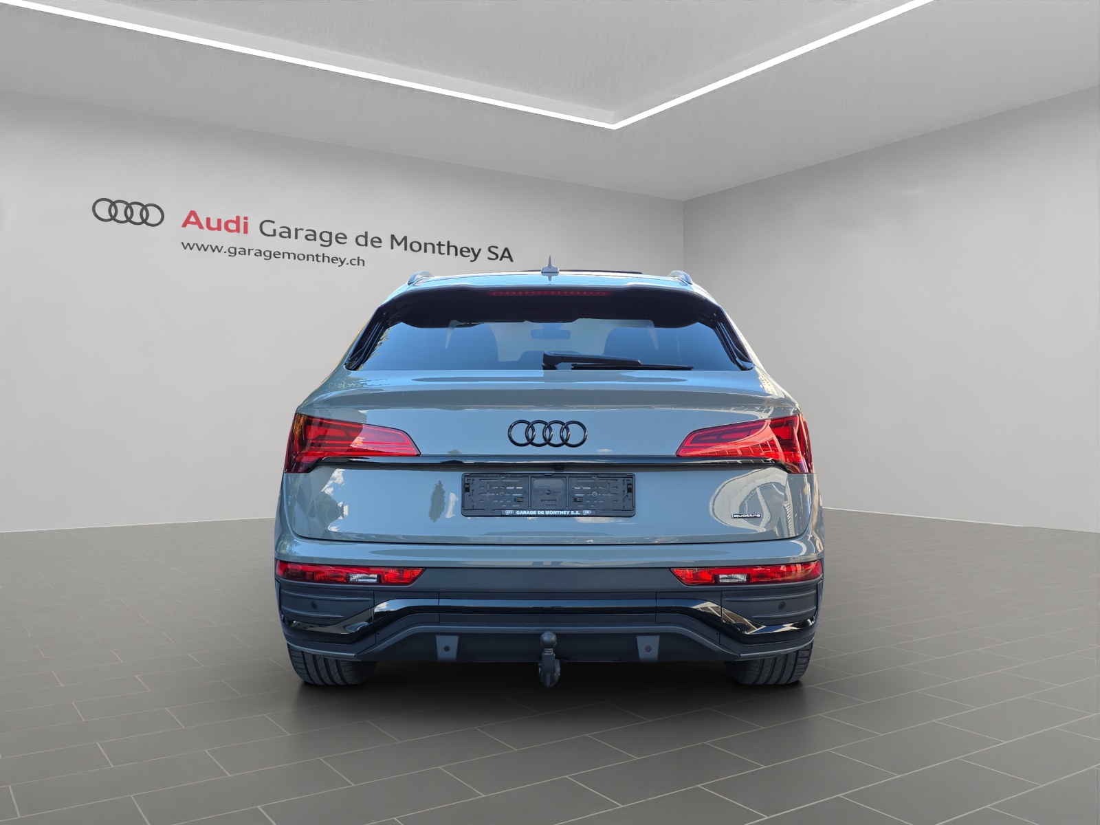AUDI Q5 Sportback 40 TDI Blackedition quattro S-tronic-image-3