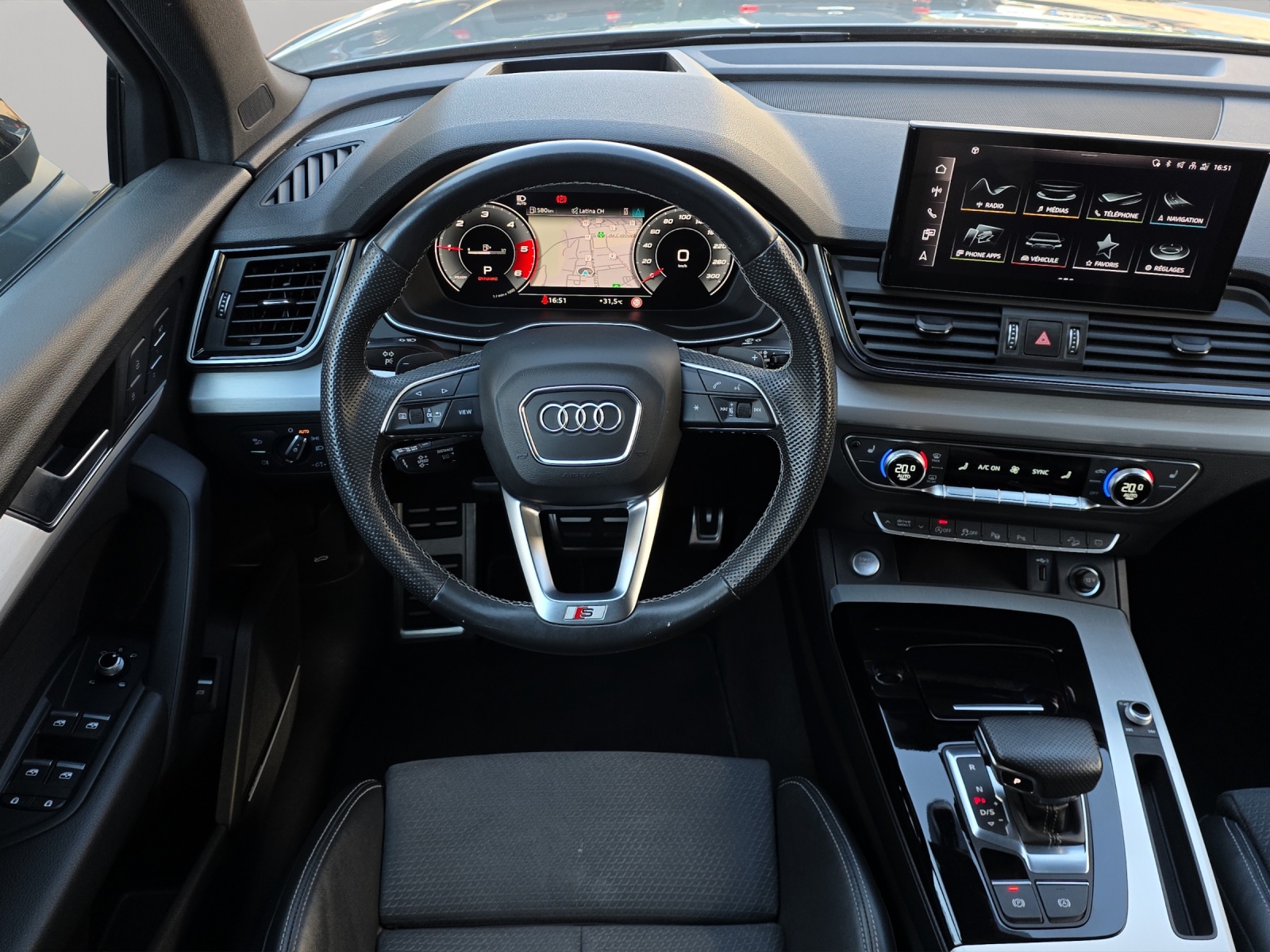AUDI Q5 Sportback 40 TDI Blackedition quattro S-tronic-image-9