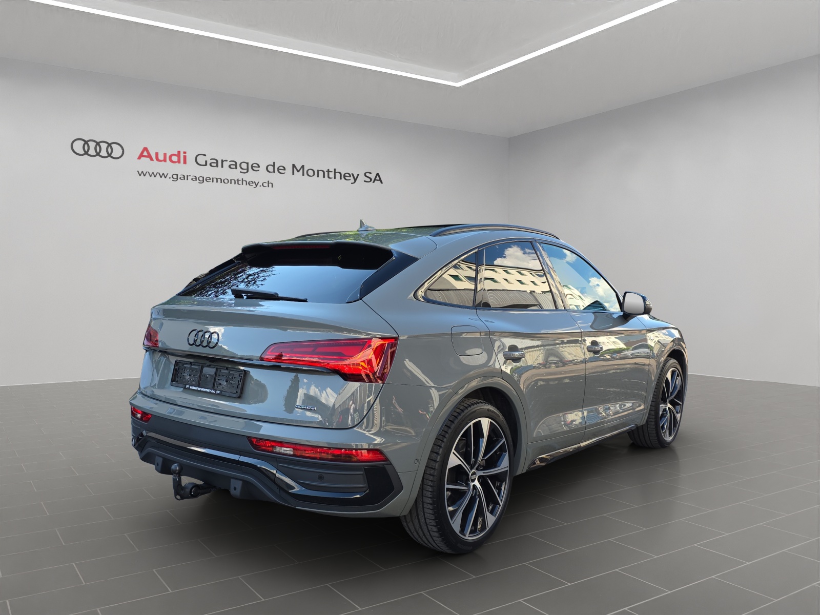 AUDI Q5 Sportback 40 TDI Blackedition quattro S-tronic-image-2