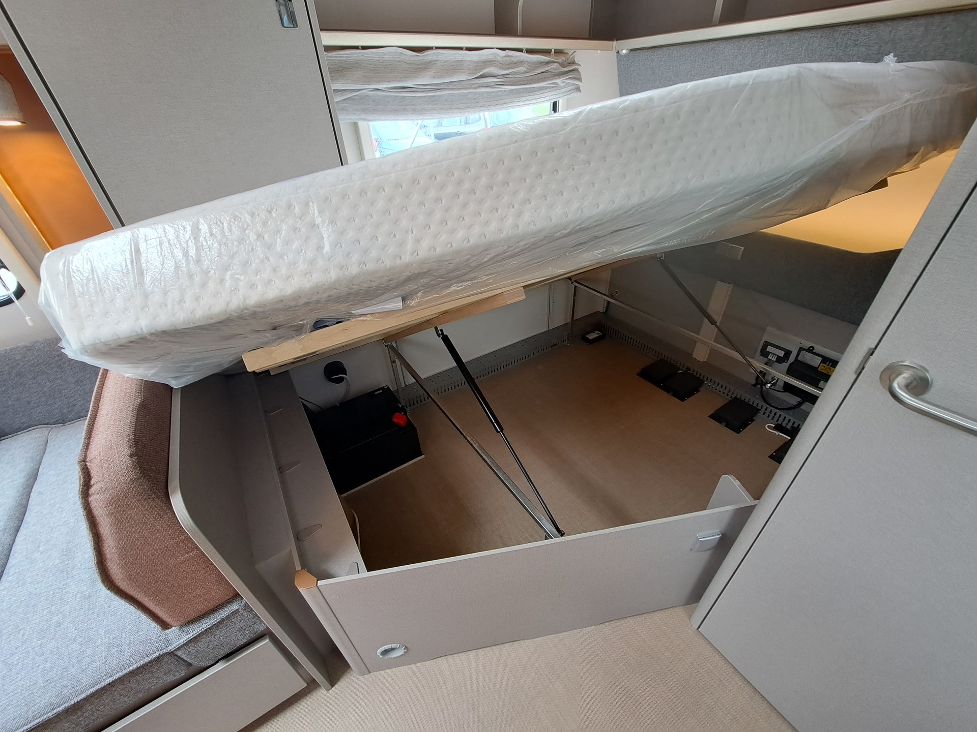 BÜRSTNER Averso 480 TK-image-10