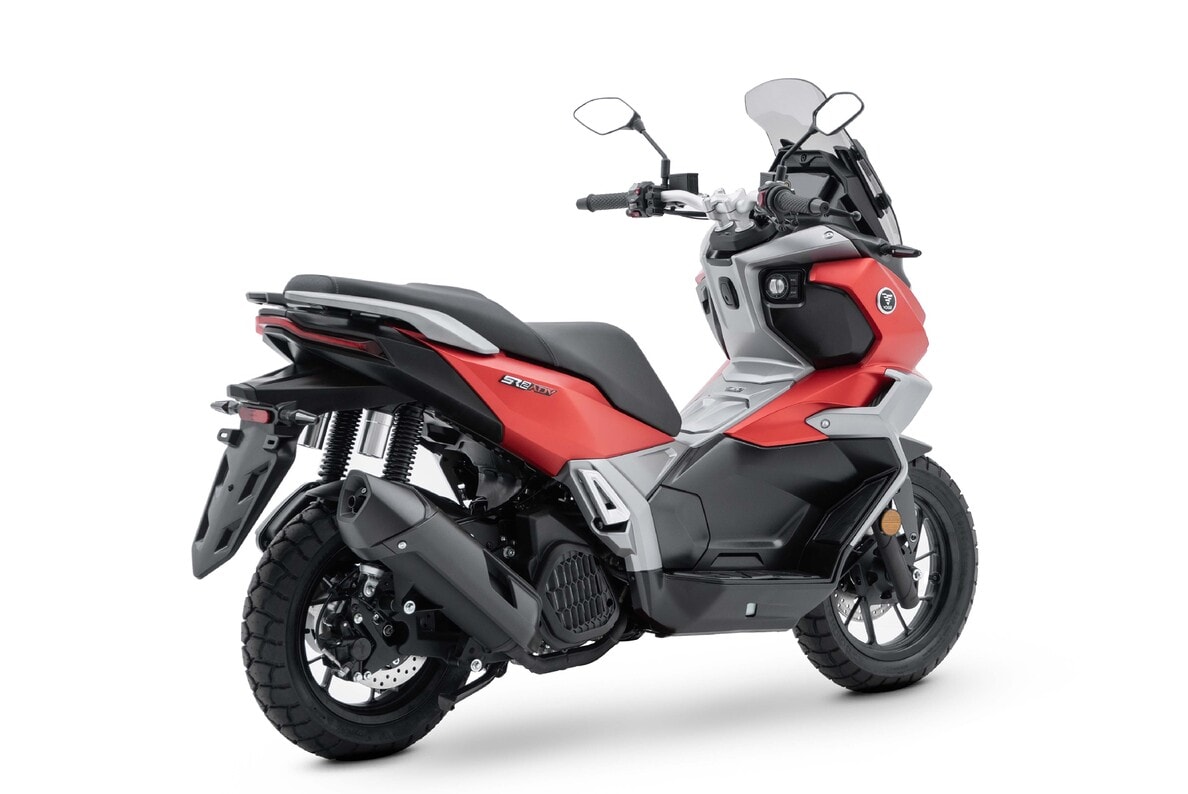 VOGE SR1 ADV-showroom-element-1