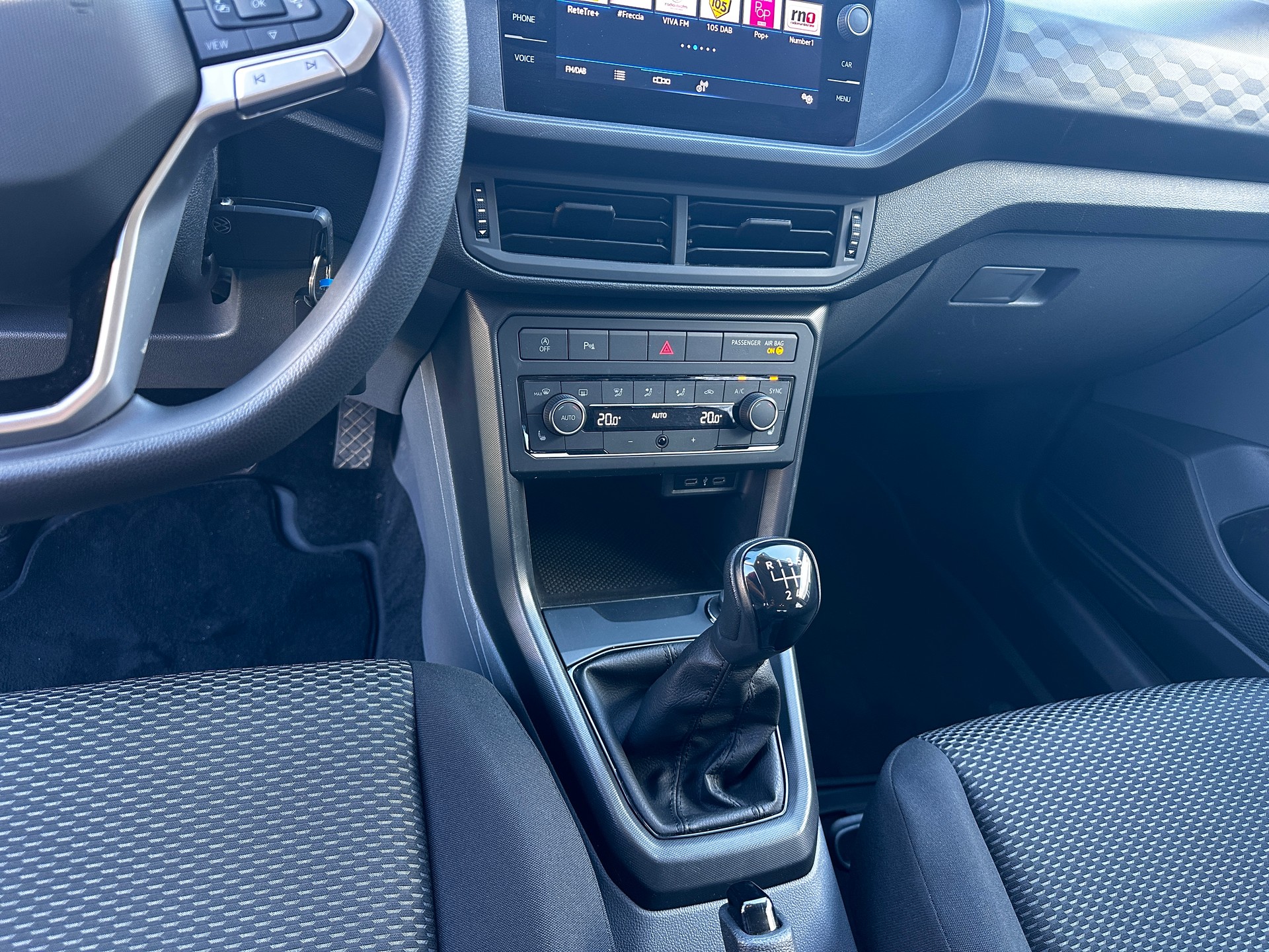 VW T-Cross 1.0 TSI Life-image-9