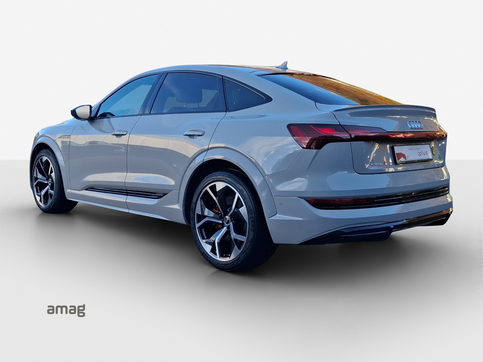 AUDI e-tron S Sportback quattro-image-2