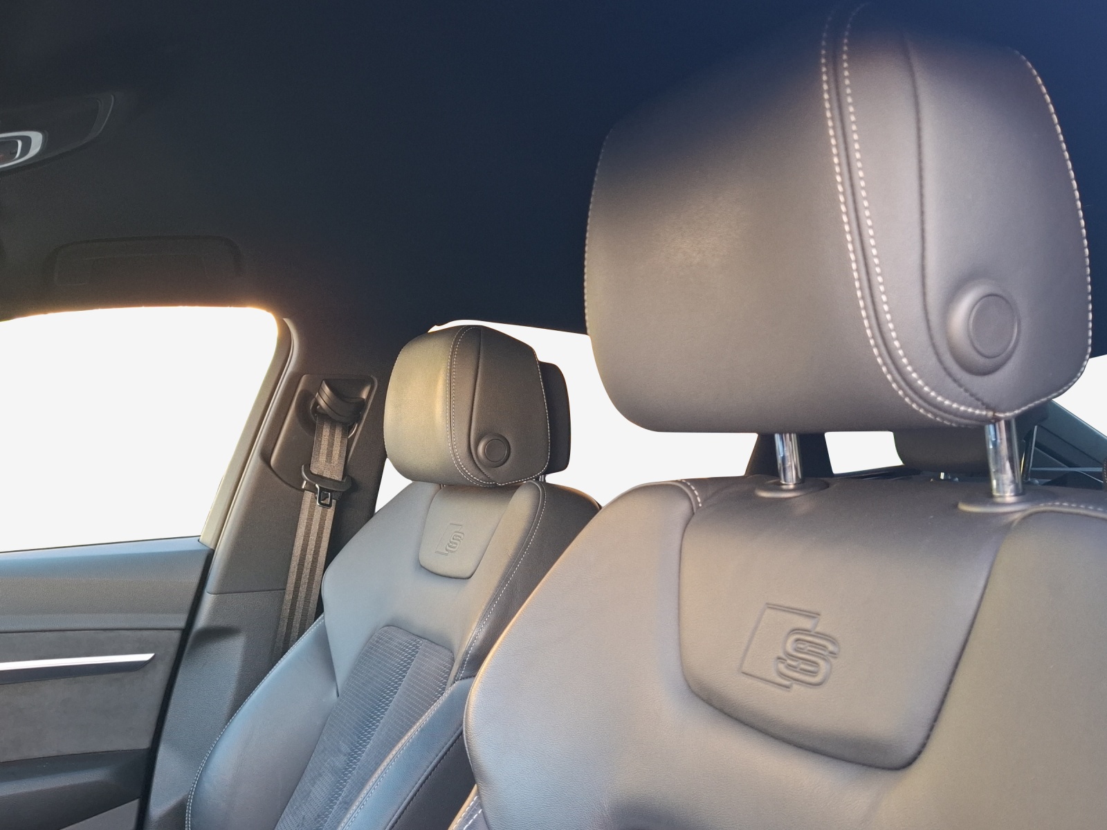 AUDI e-tron S Sportback quattro-image-14