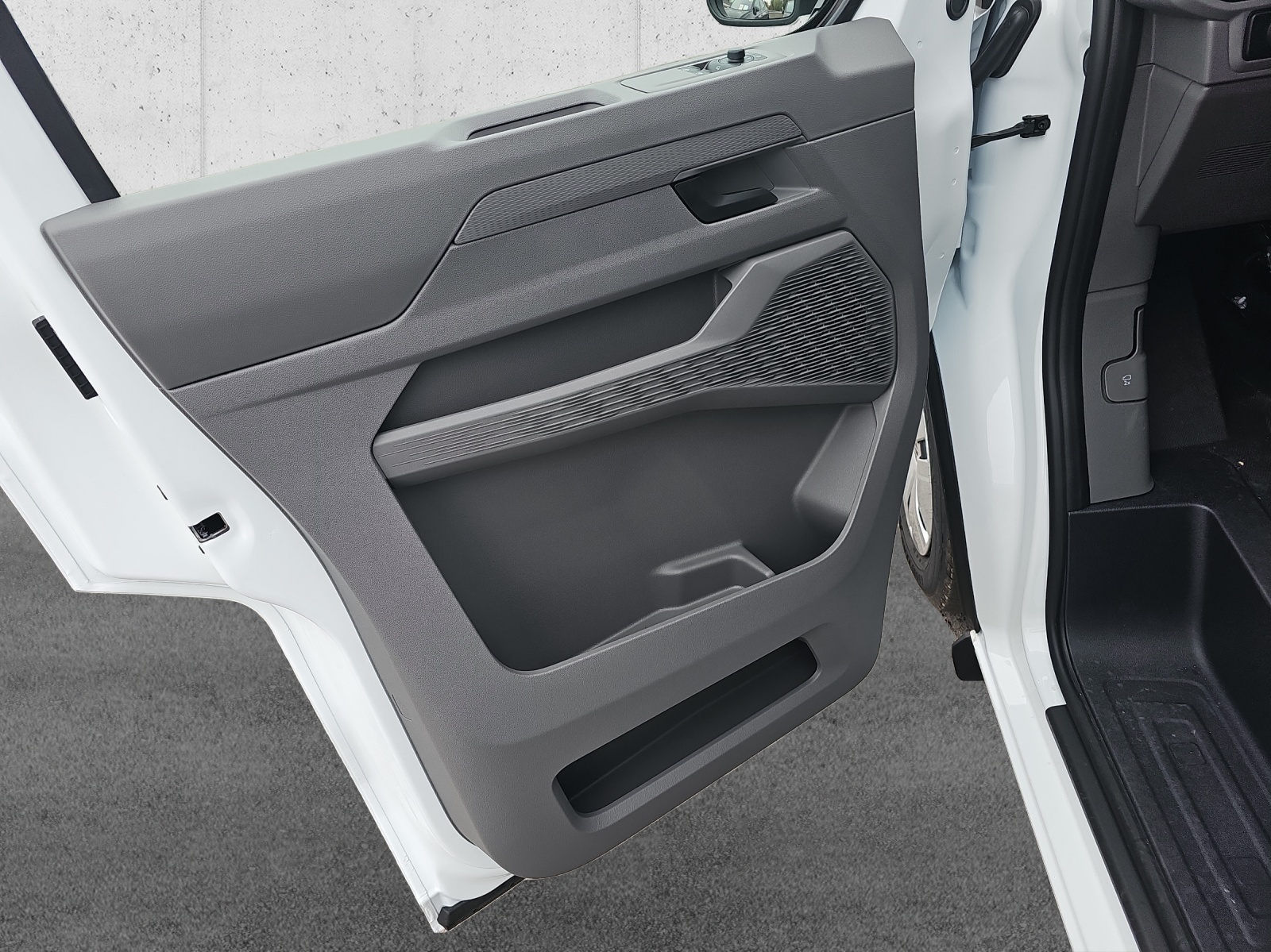 VW Transporter 2.0 TDI Automat-image-11