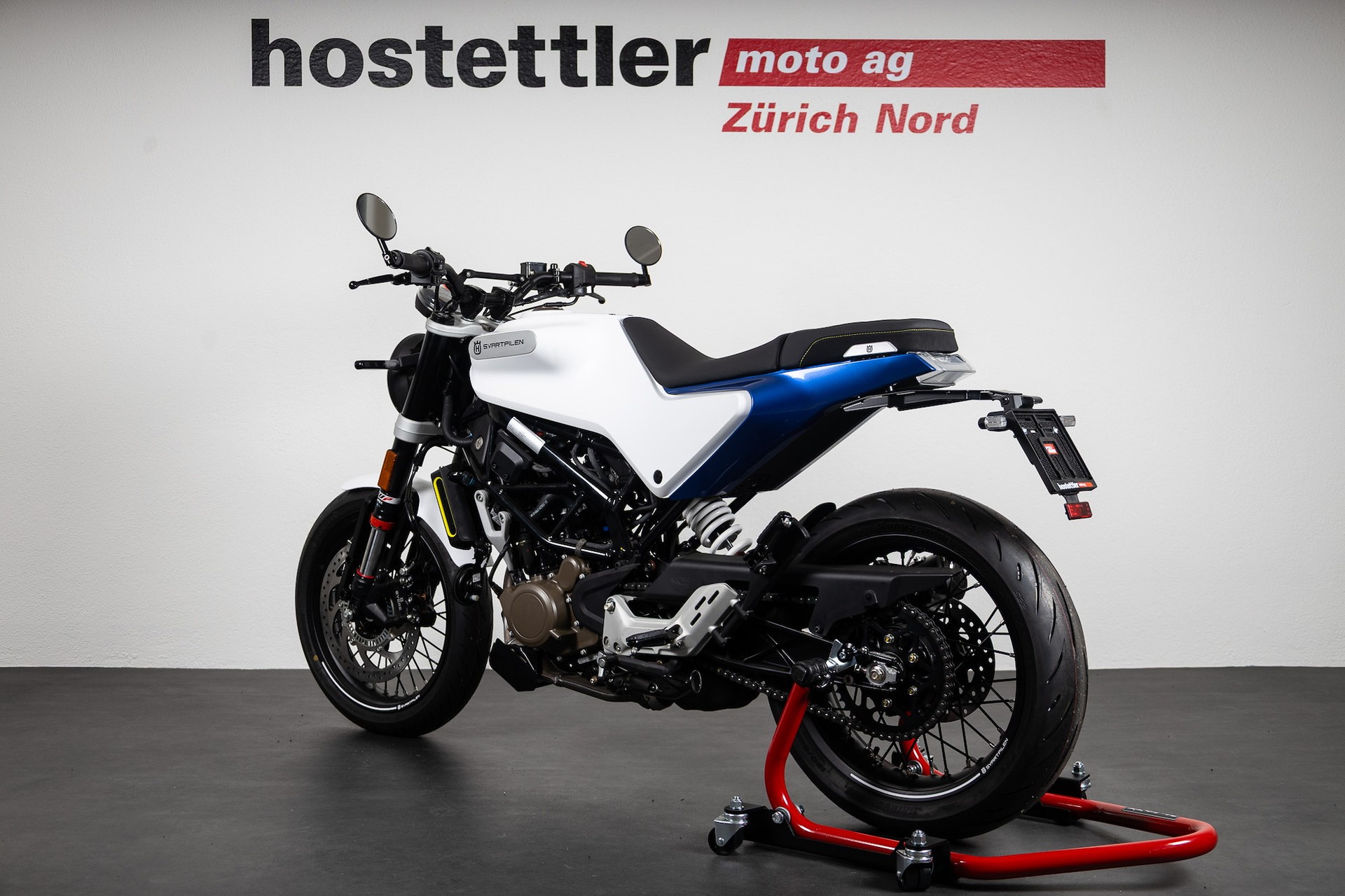 HUSQVARNA 125 Svartpilen Step Two / Color Edition-showroom-element-3