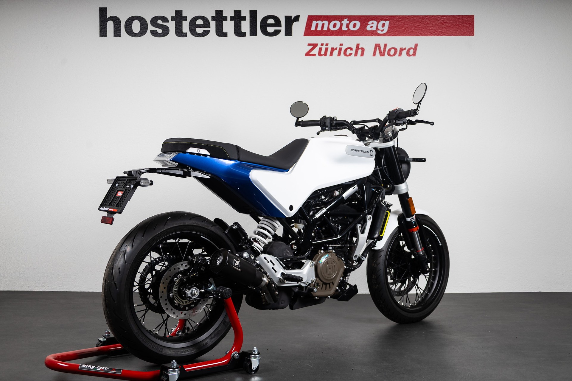 HUSQVARNA 125 Svartpilen Step Two / Color Edition-showroom-element-2
