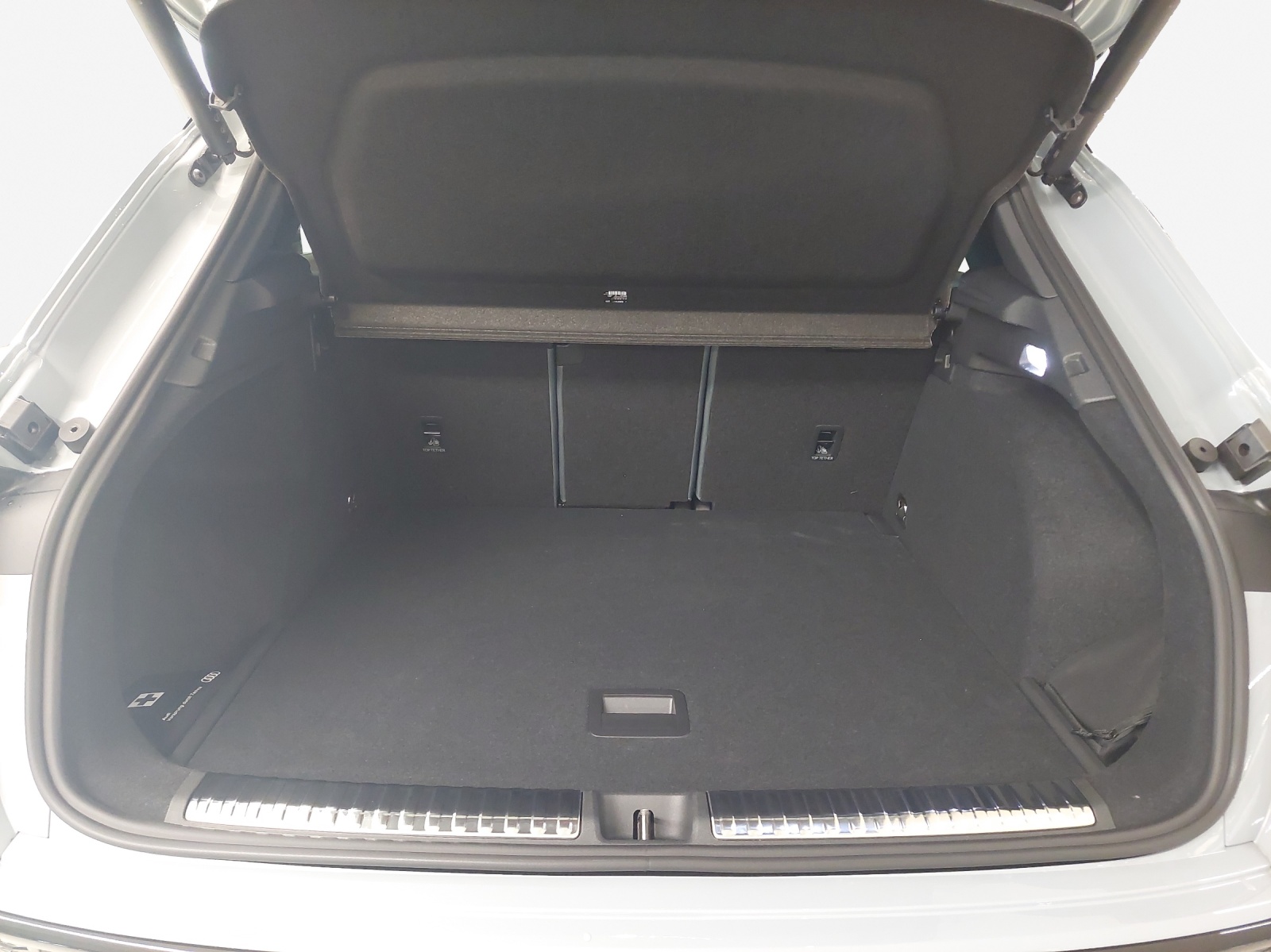AUDI Q3 SUV TFSI quattro 195 kW S tronic-image-12