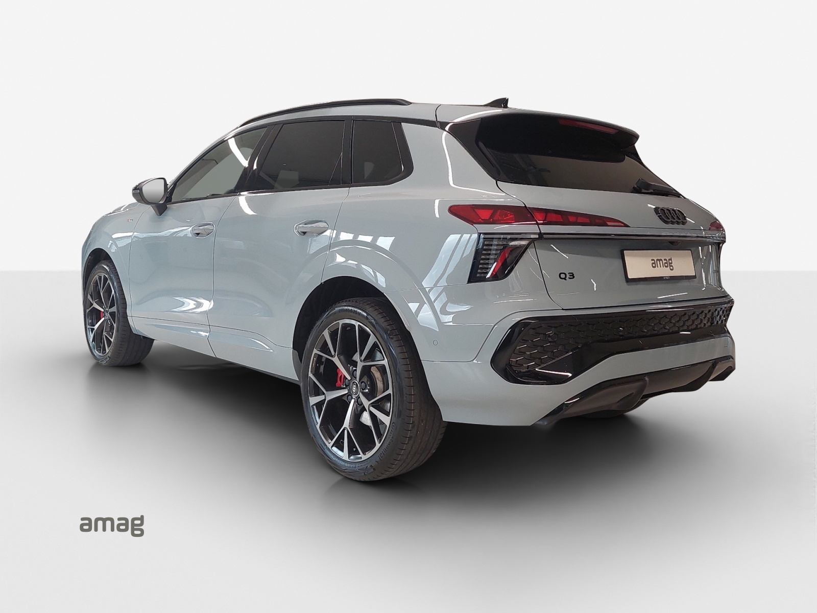 AUDI Q3 SUV TFSI quattro 195 kW S tronic-image-2