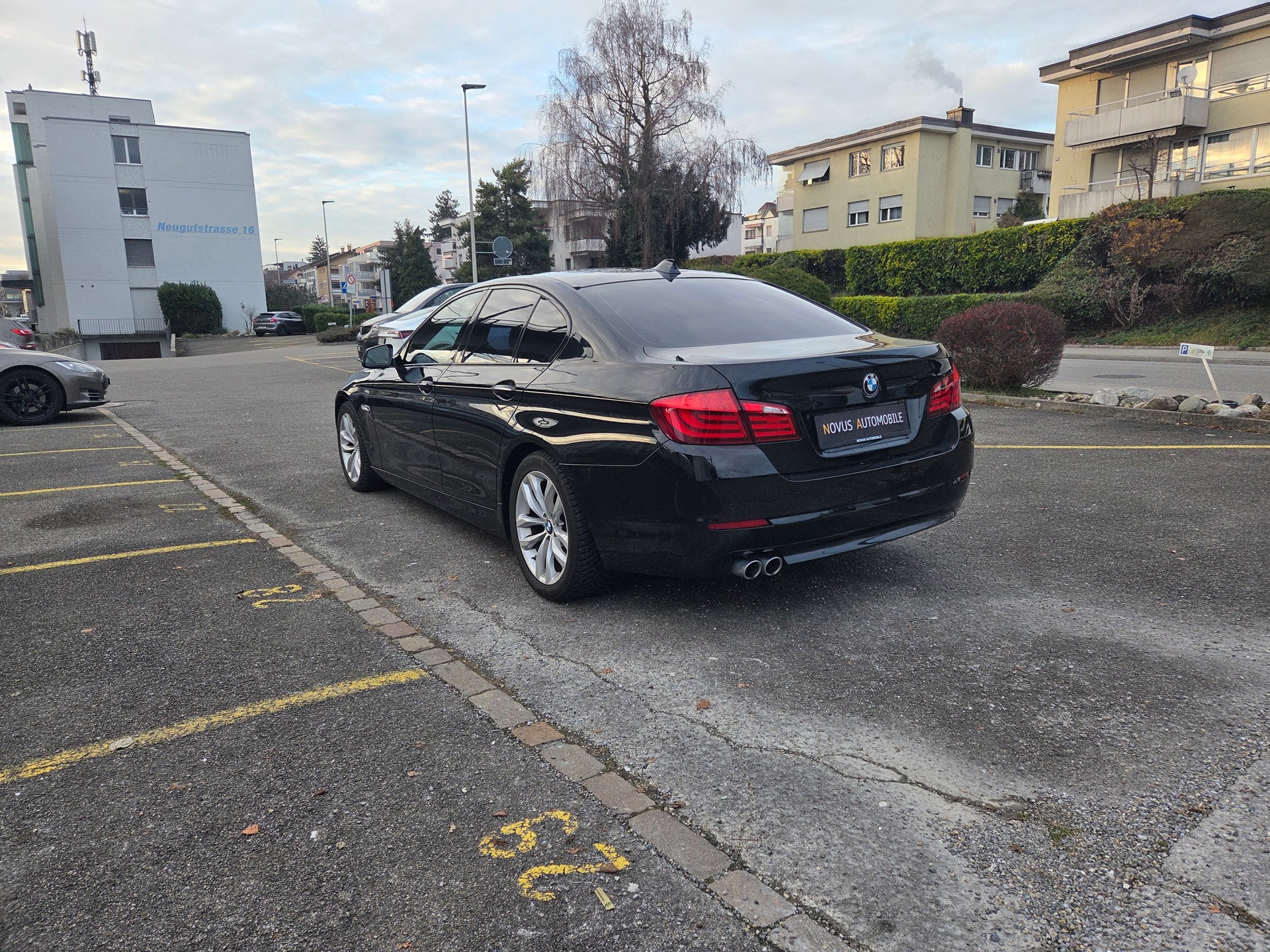 BMW 525d xDrive Steptronic-showroom-element-2