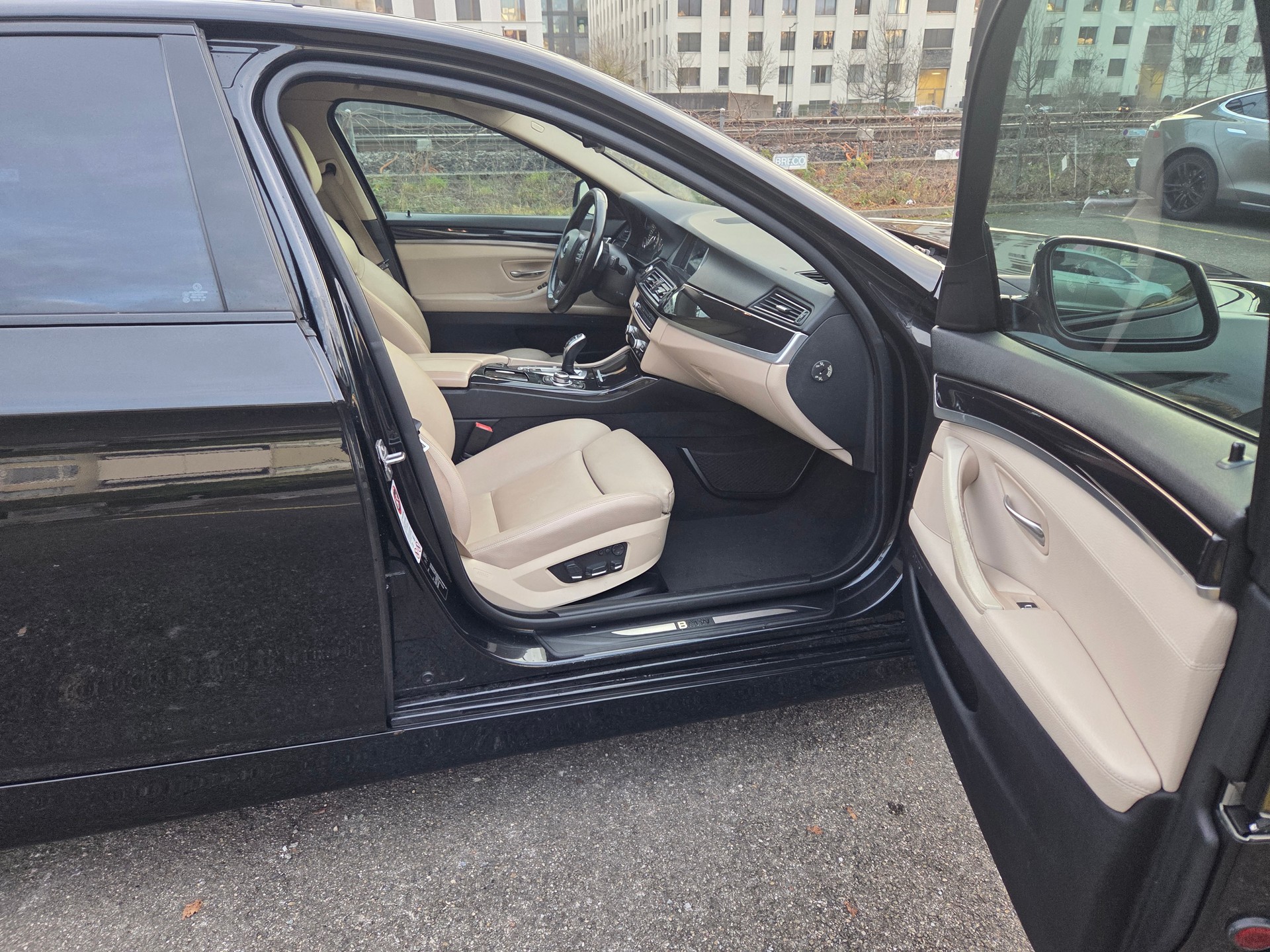 BMW 525d xDrive Steptronic-image-12