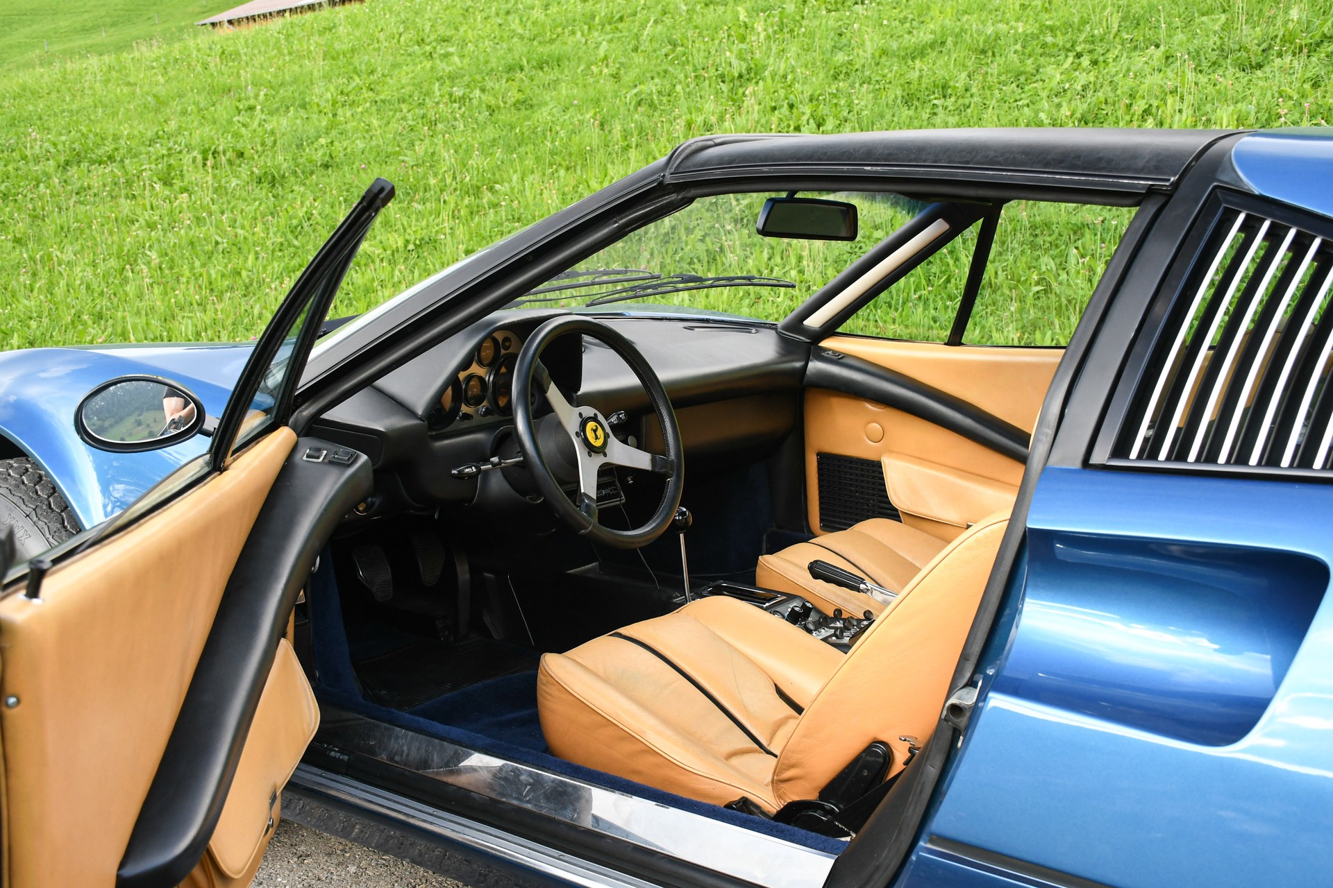 FERRARI GTS-image-12