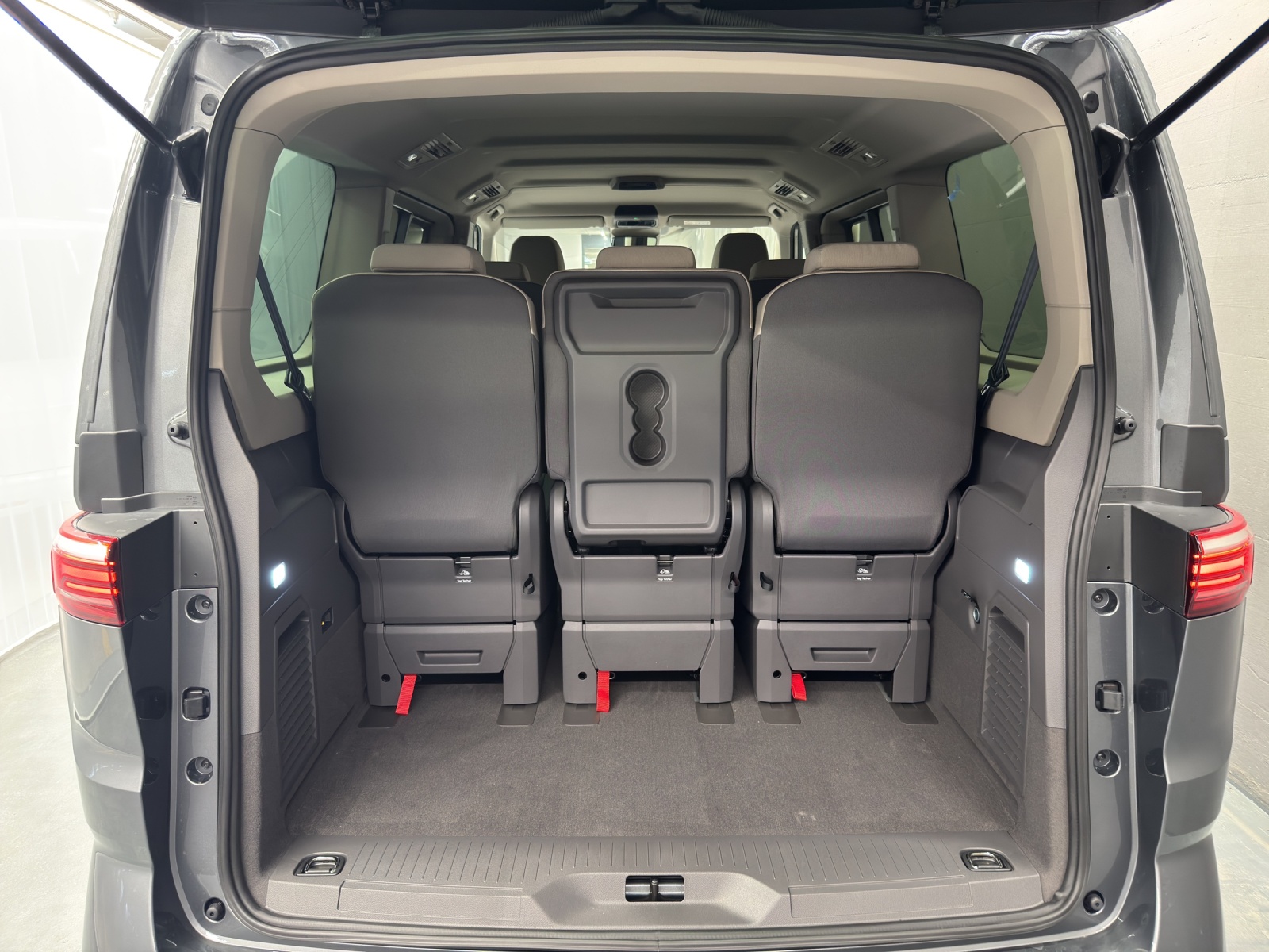 VW T7 Multivan lang 2.0 TDI Liberty DSG-image-10