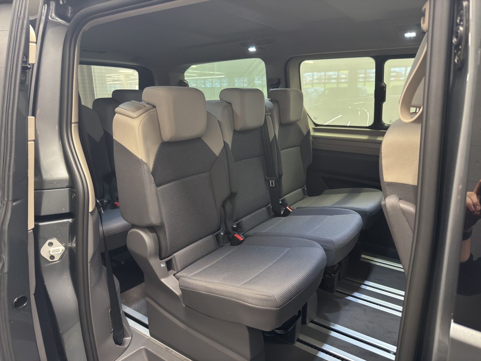 VW T7 Multivan lang 2.0 TDI Liberty DSG-image-9