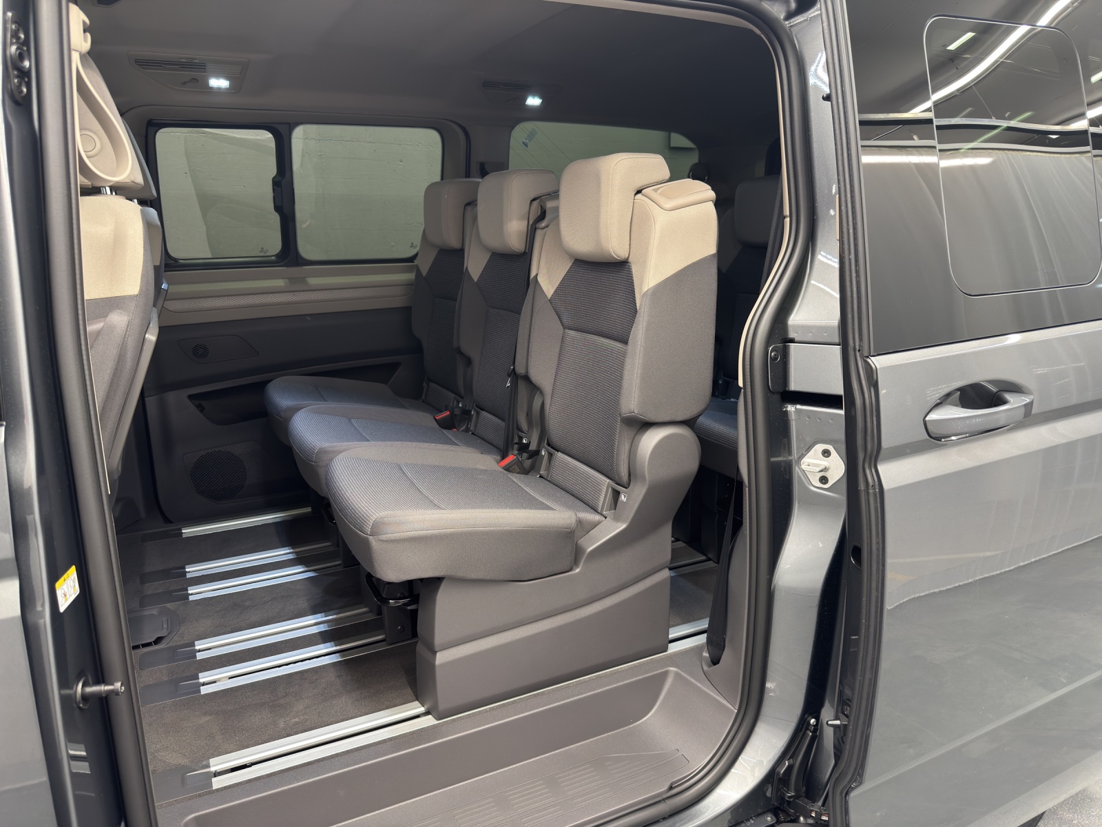 VW T7 Multivan lang 2.0 TDI Liberty DSG-image-13