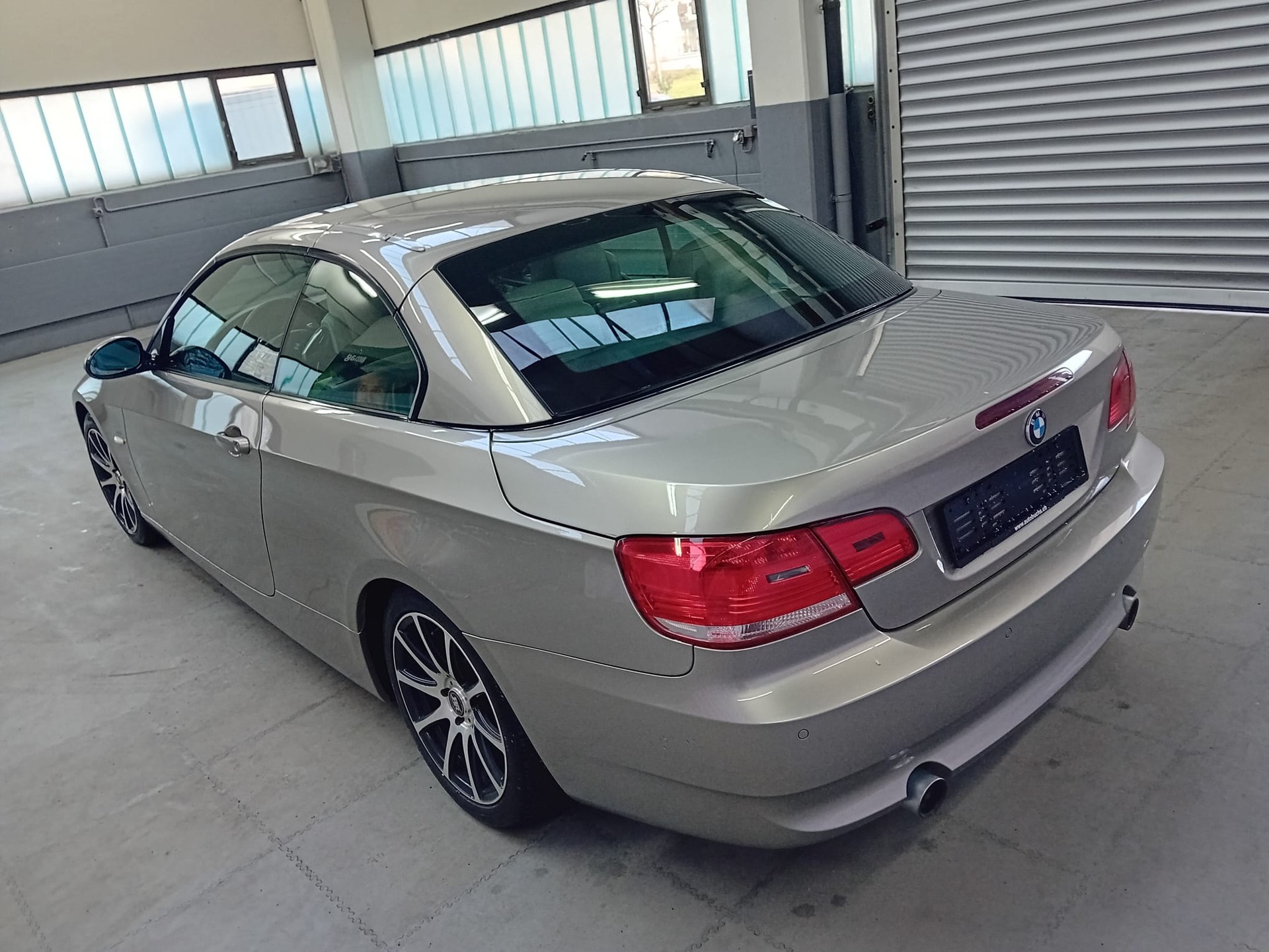 BMW 335i Cabriolet Steptronic-image-3