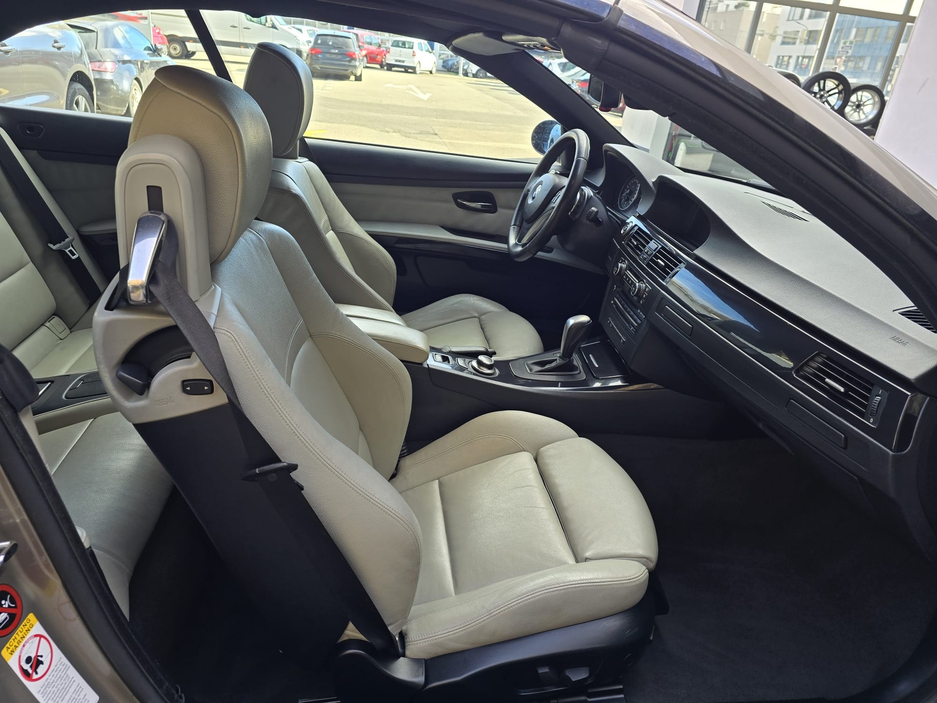 BMW 335i Cabriolet Steptronic-image-7