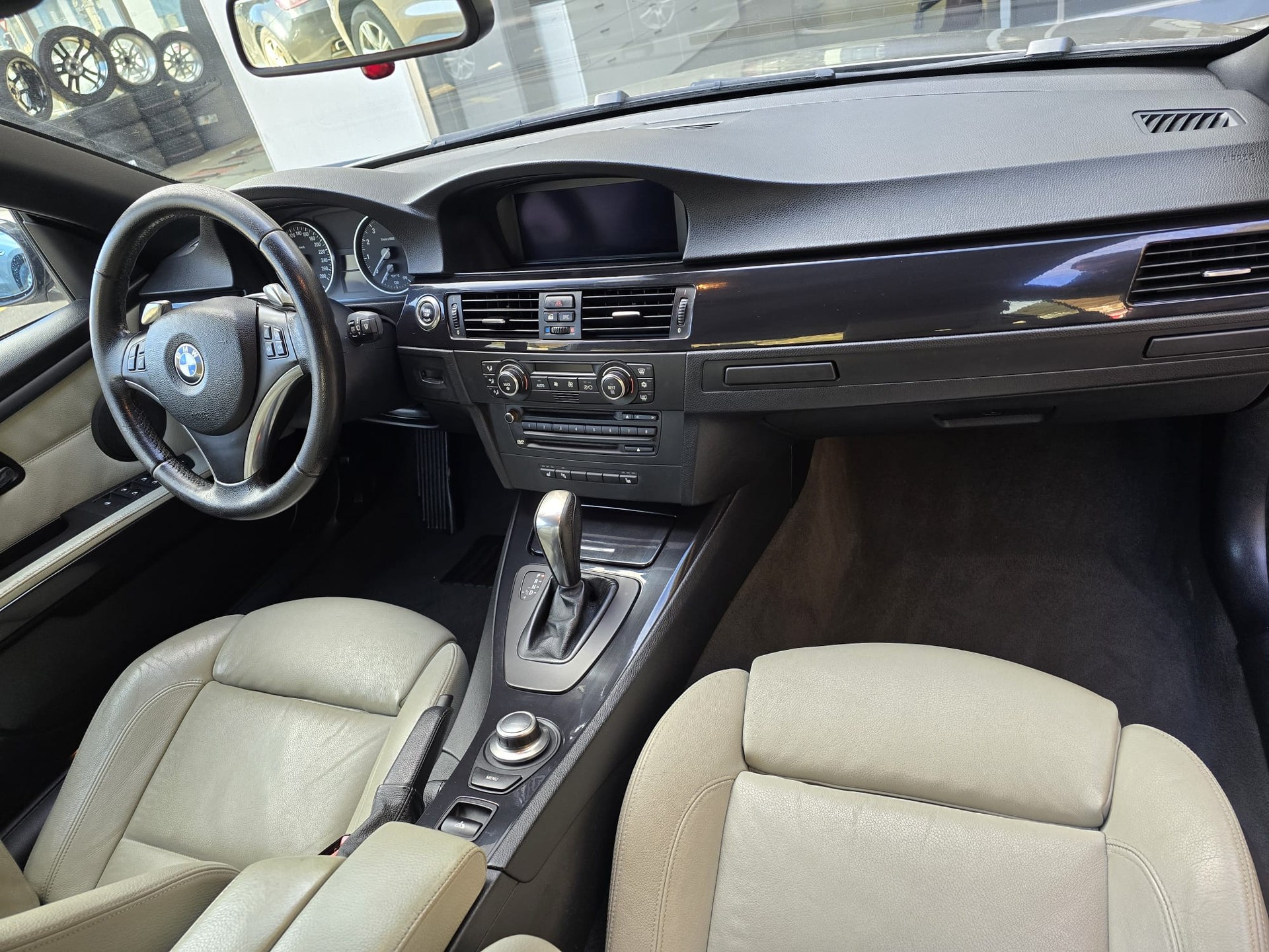 BMW 335i Cabriolet Steptronic-image-6