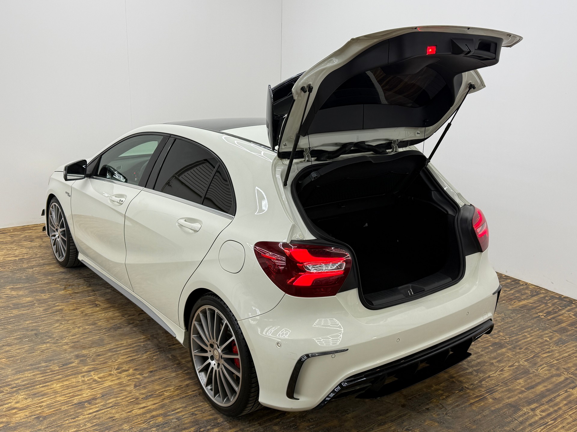 MERCEDES-BENZ A 45 AMG 4Matic Speedshift 7G-DCT-image-23