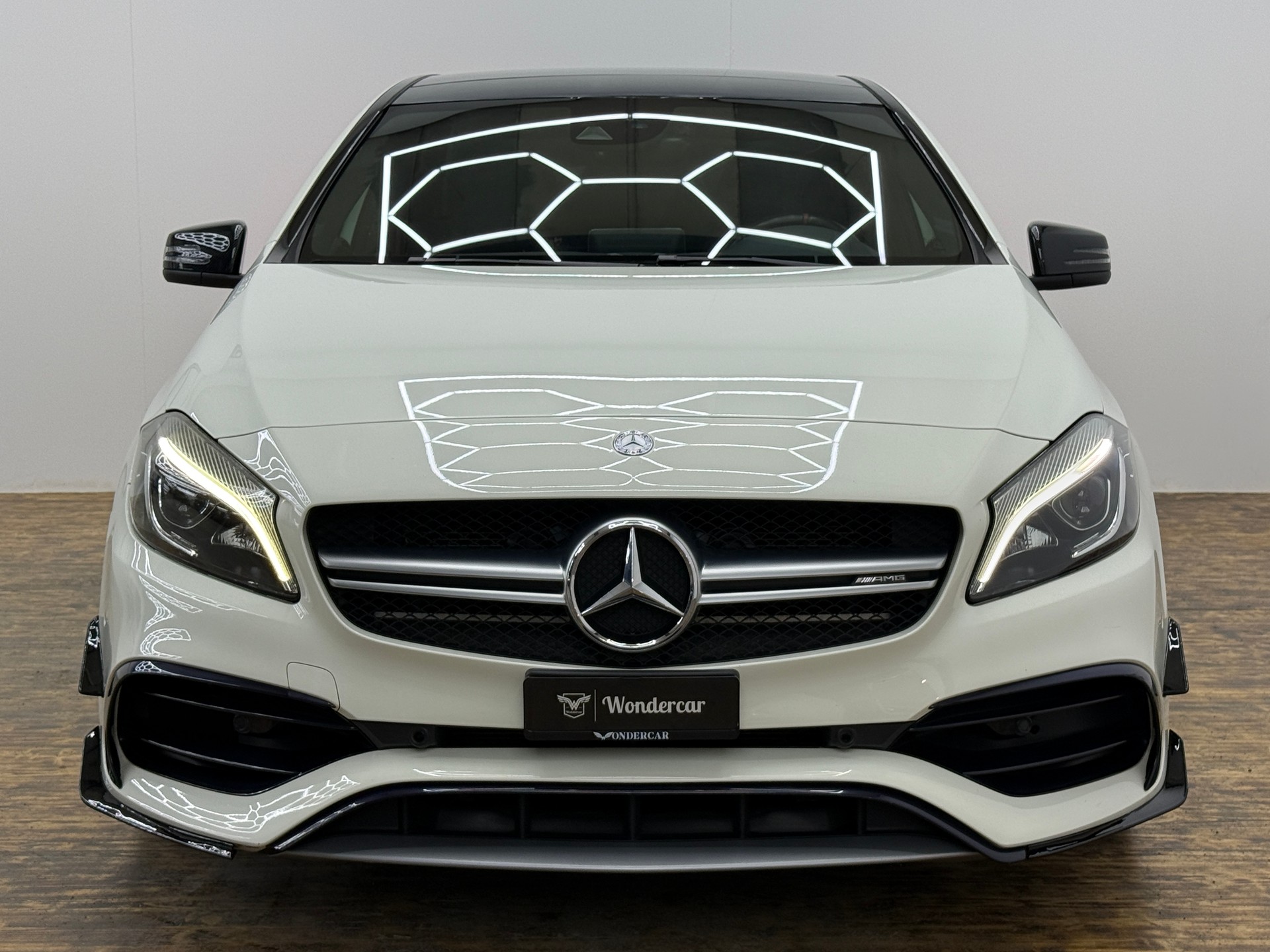 MERCEDES-BENZ A 45 AMG 4Matic Speedshift 7G-DCT-showroom-element-2