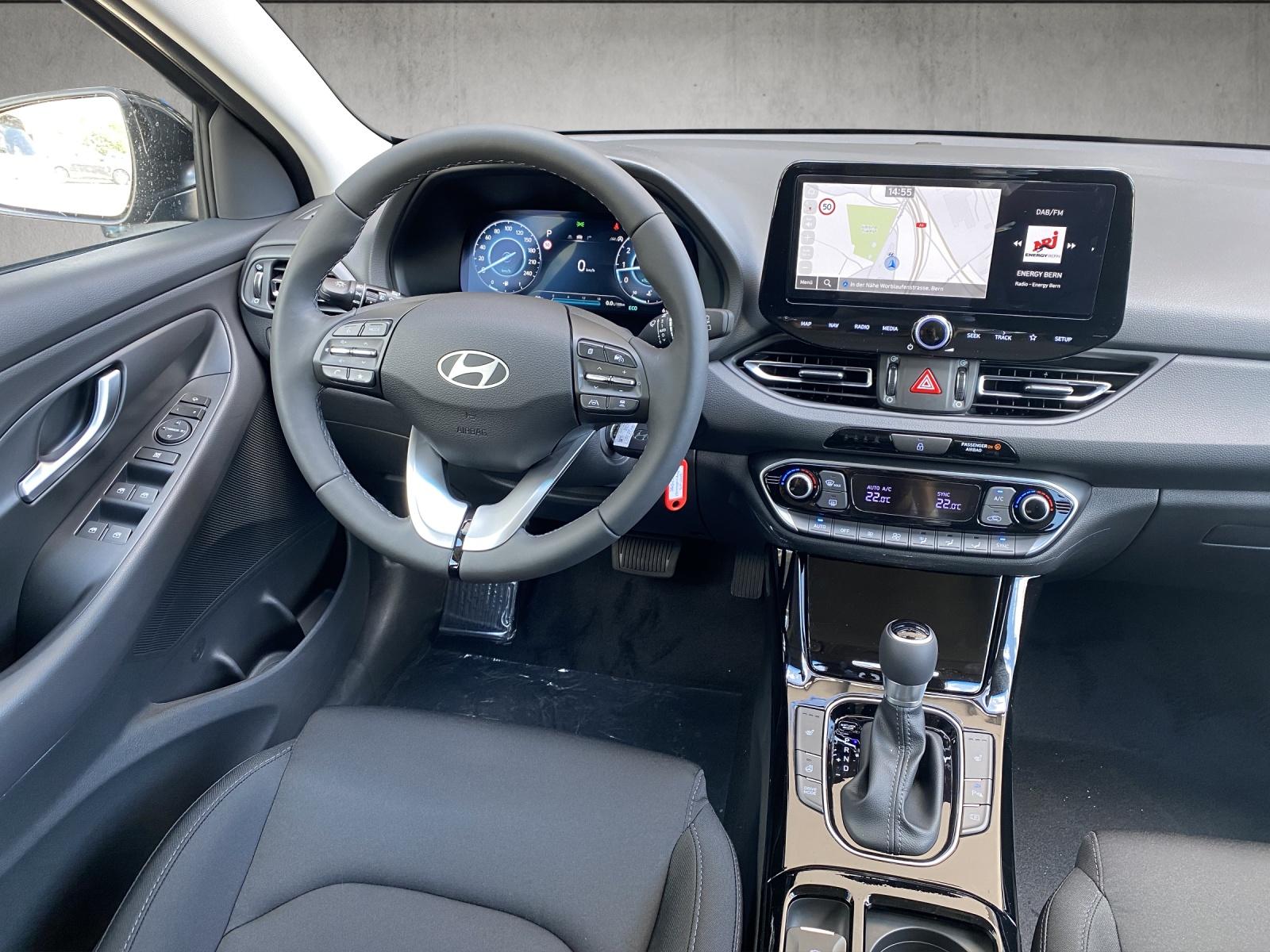 HYUNDAI i30 Wagon 1.5 T-GDi Amplia-image-6