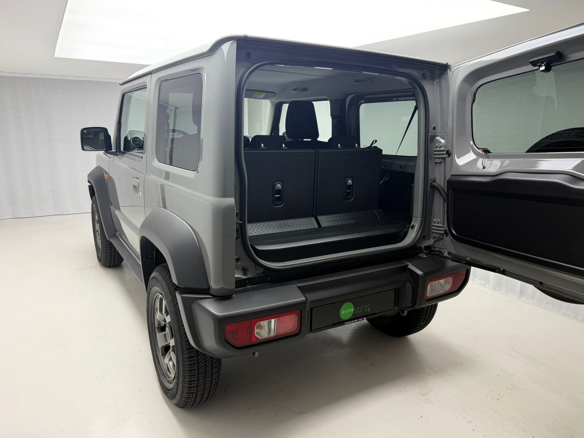 SUZUKI Jimny 1.5 Compact+ 4x4 Automat + 4 Platzer-image-8