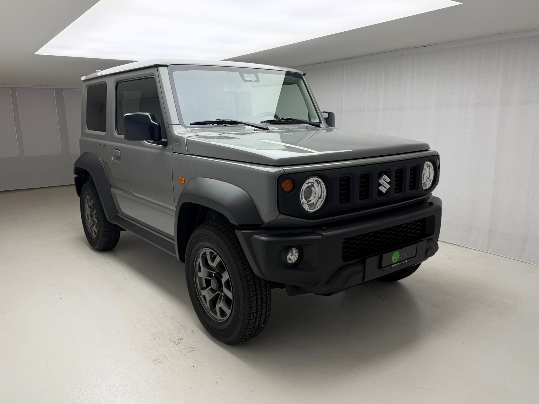 SUZUKI Jimny 1.5 Compact+ 4x4 Automat + 4 Platzer-image-0