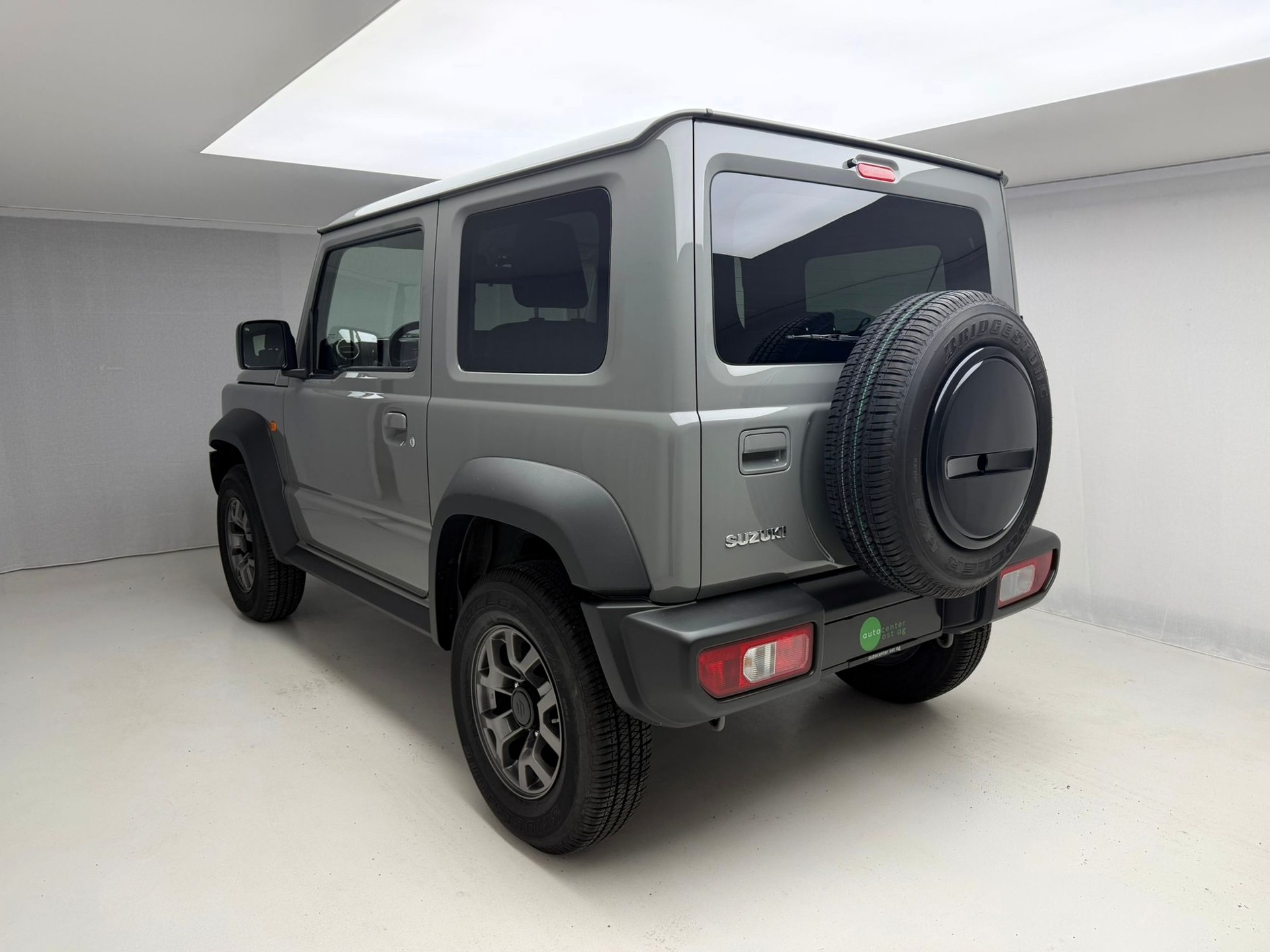 SUZUKI Jimny 1.5 Compact+ 4x4 Automat + 4 Platzer-image-2