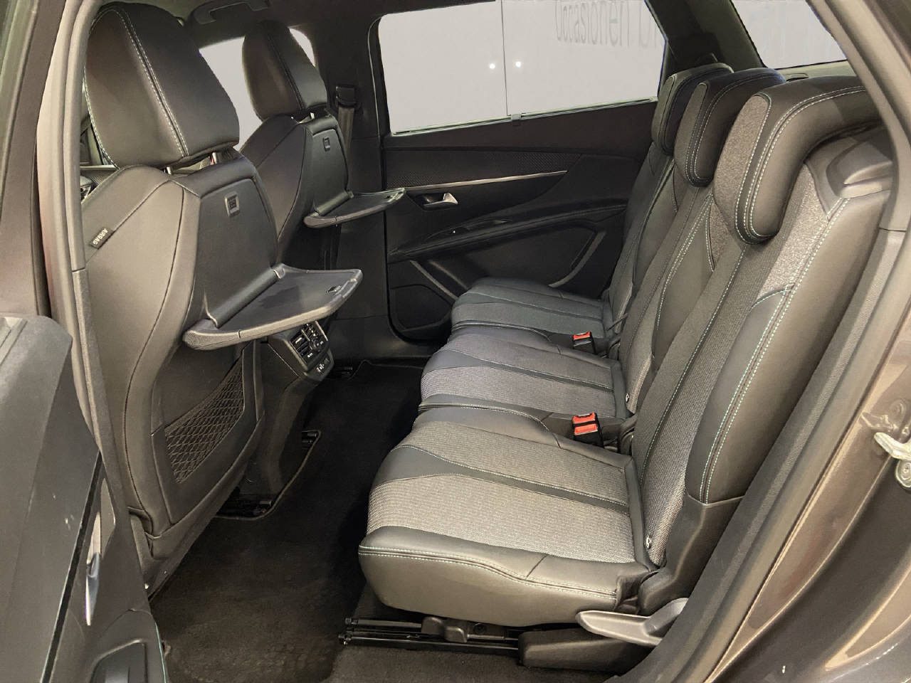 PEUGEOT 5008 1.5 BlueHDi Allure Pack-image-9