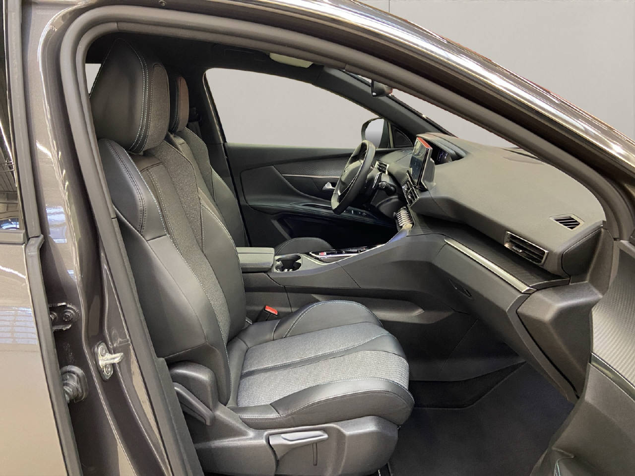PEUGEOT 5008 1.5 BlueHDi Allure Pack-image-10