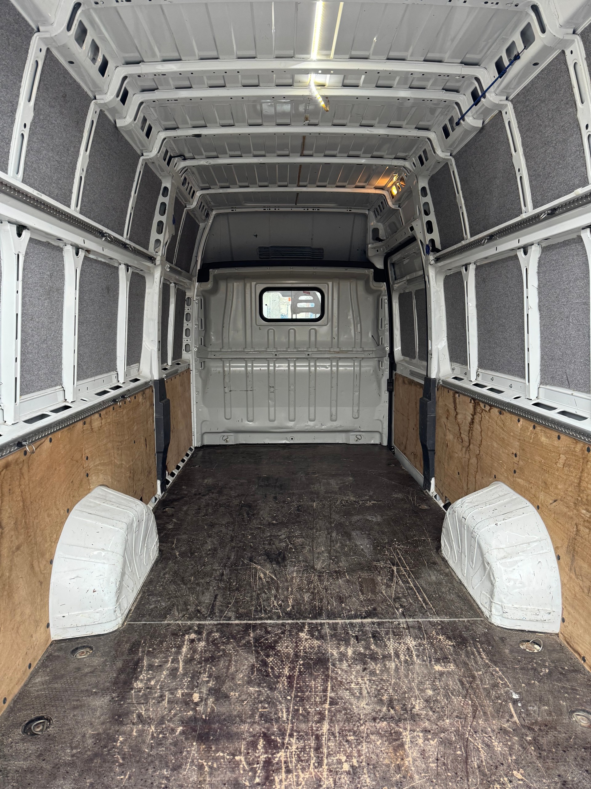 PEUGEOT Boxer 2.0 HDI 435 Active L4H3-image-7