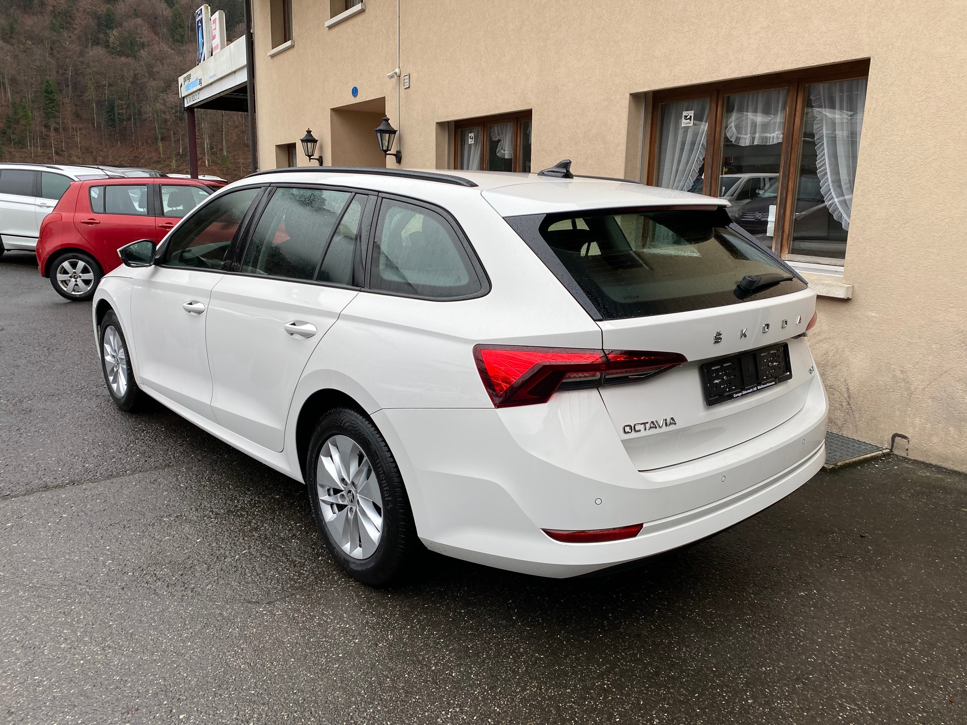 SKODA Octavia Combi 2.0 TDI DSG Ambition 4x4-image-13