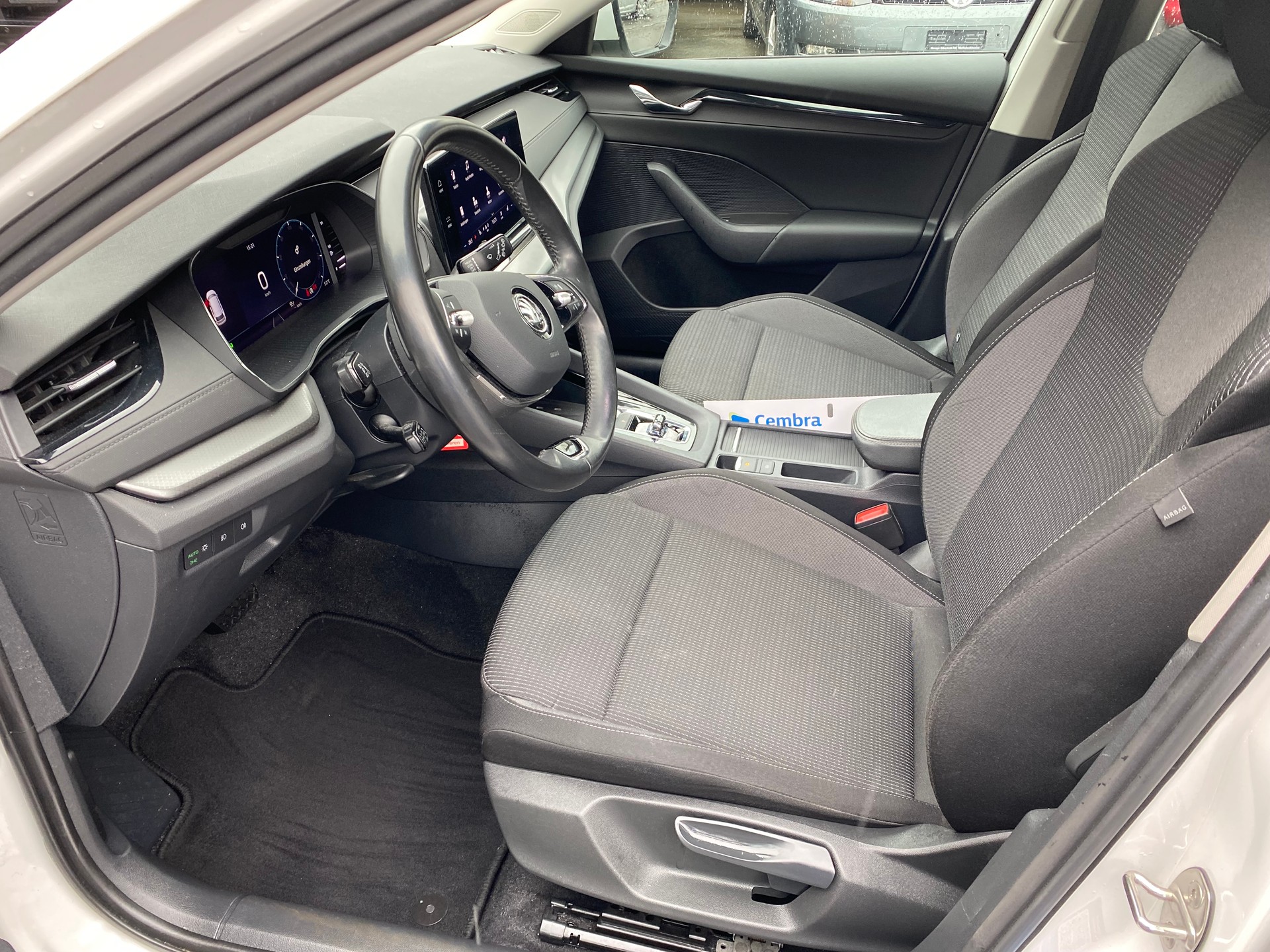 SKODA Octavia Combi 2.0 TDI DSG Ambition 4x4-image-2