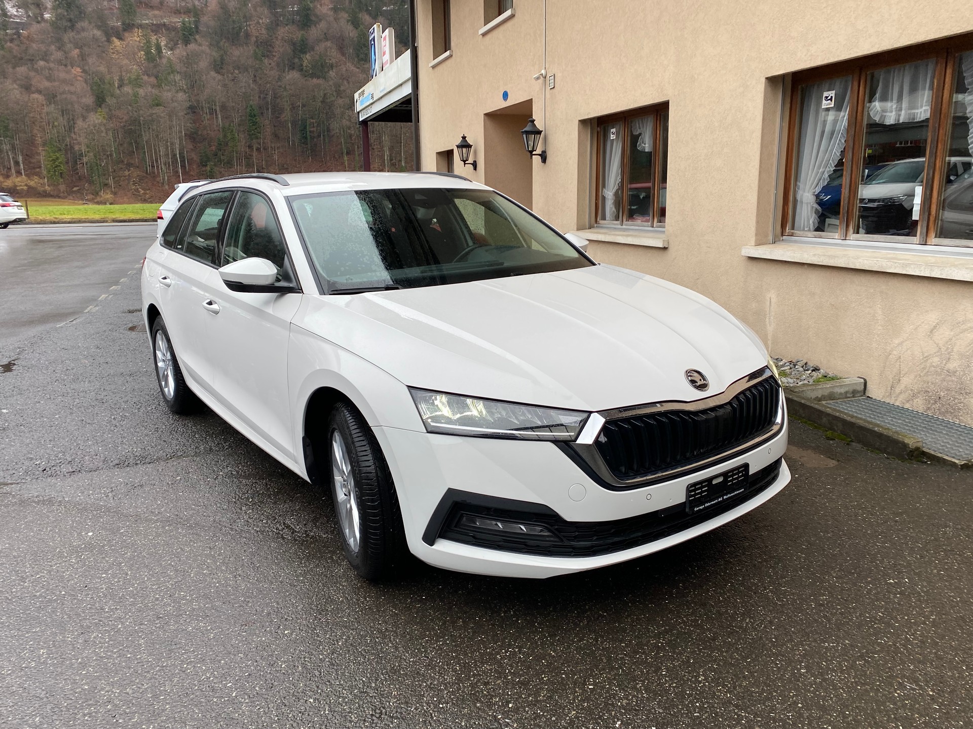 SKODA Octavia Combi 2.0 TDI DSG Ambition 4x4-image-9