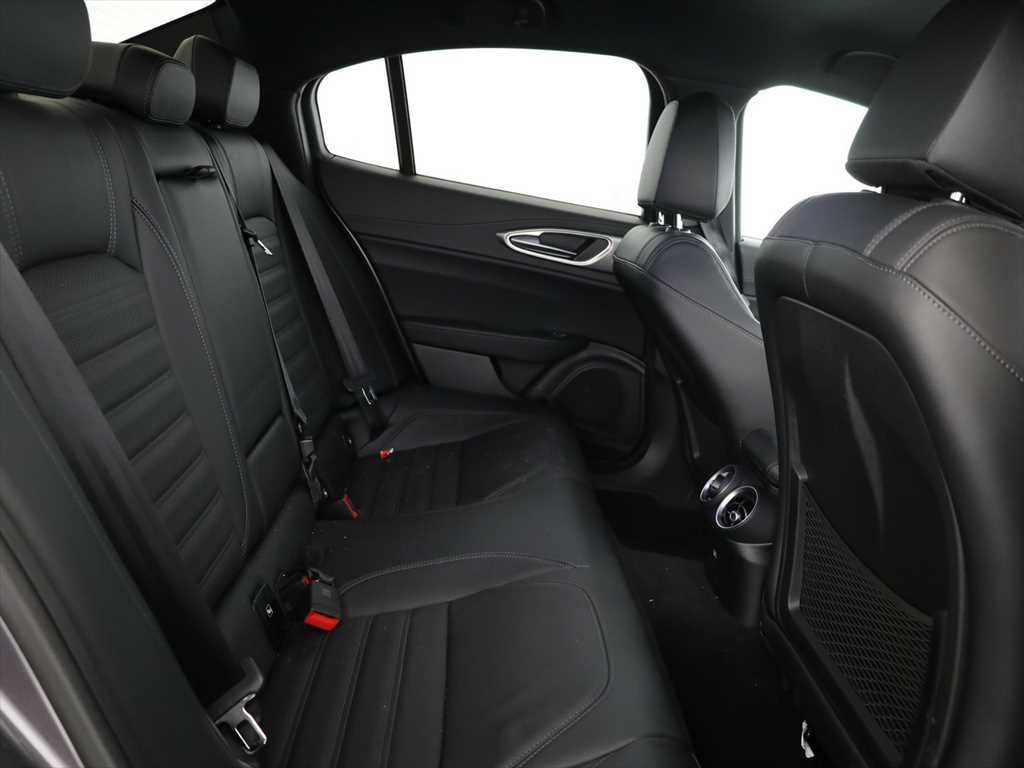 ALFA ROMEO Giulia 2.0 Veloce Q4 AT8-image-9